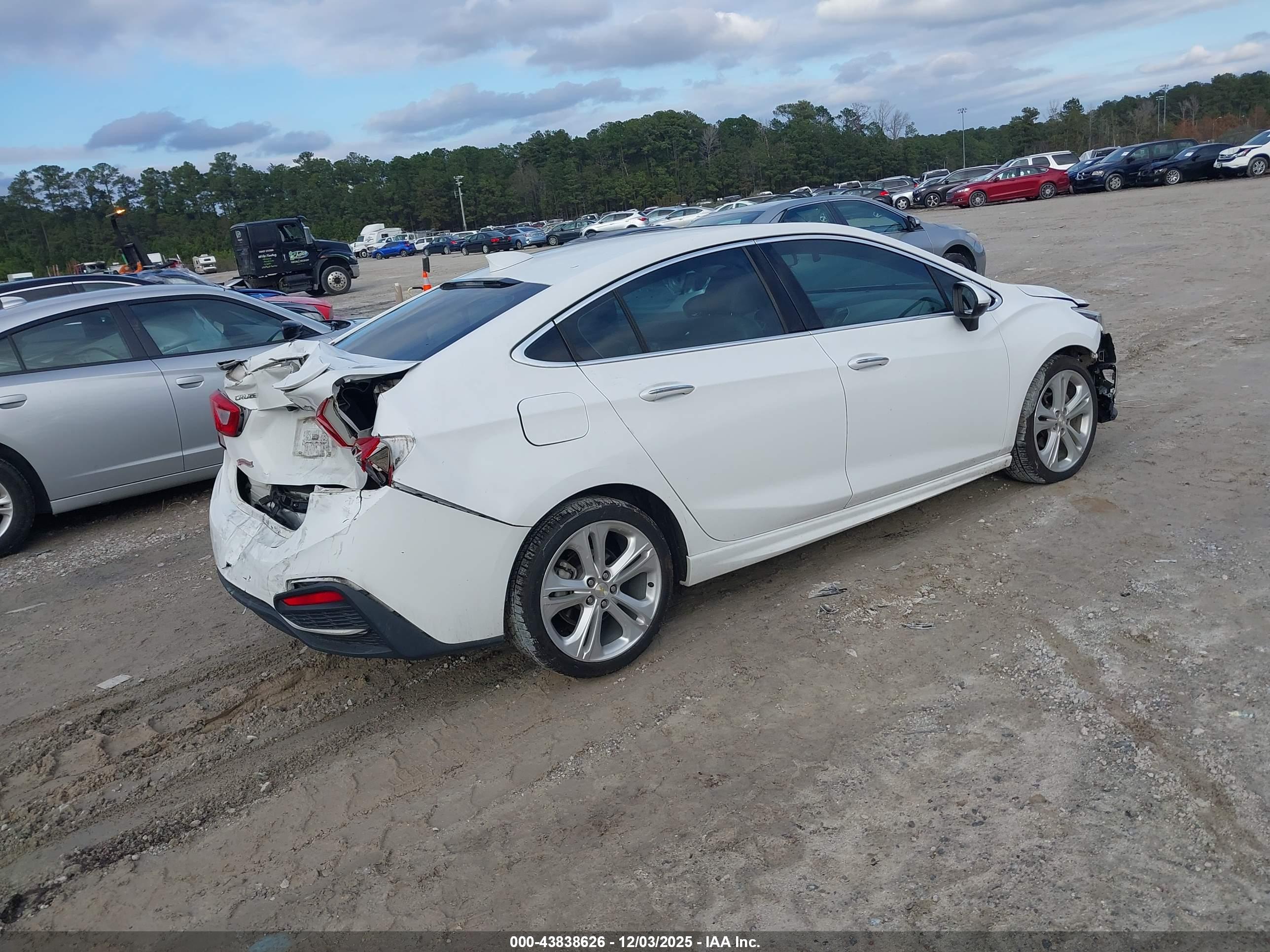 CHEVROLET CRUZE image 4