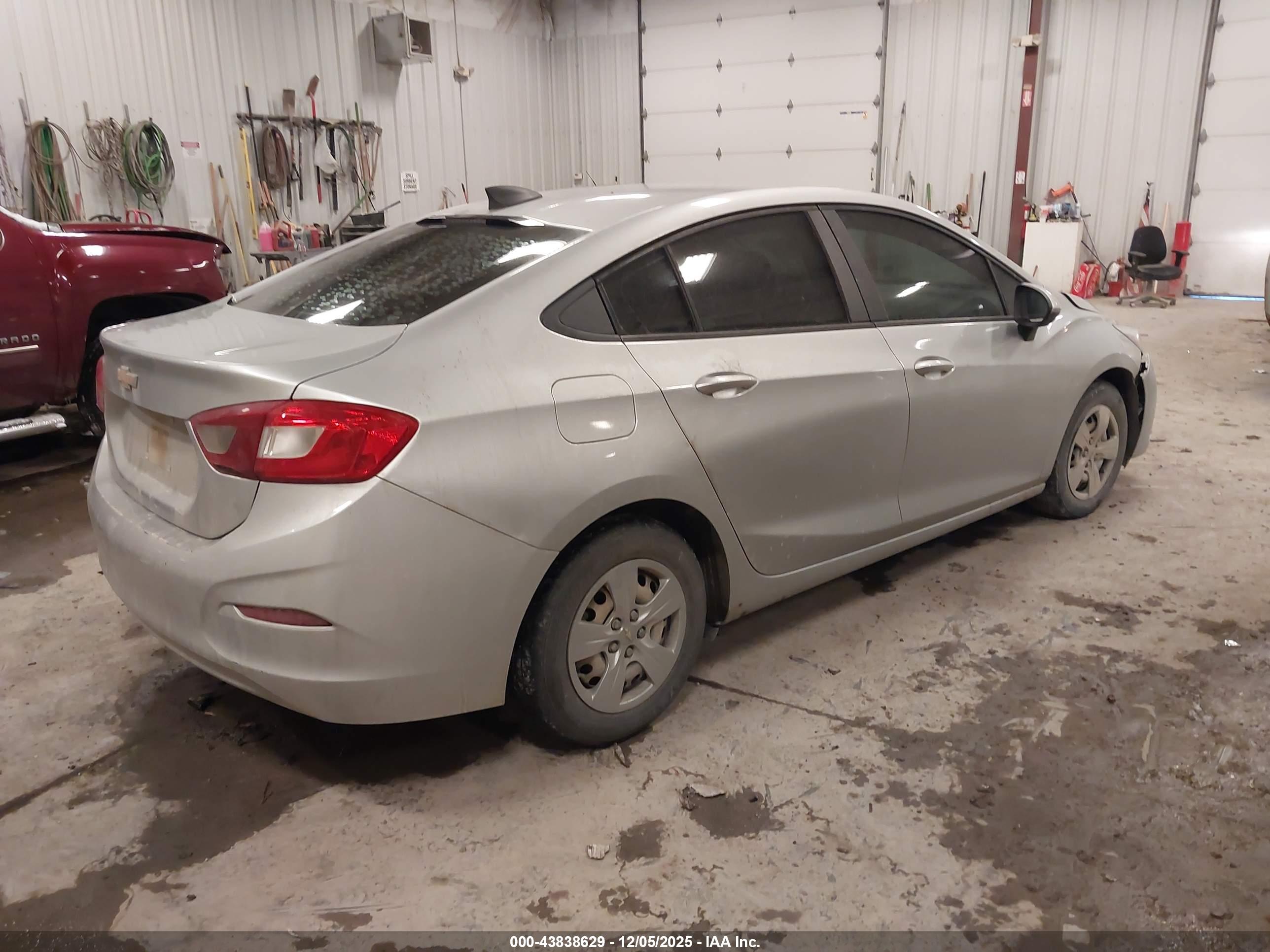 CHEVROLET CRUZE image 4