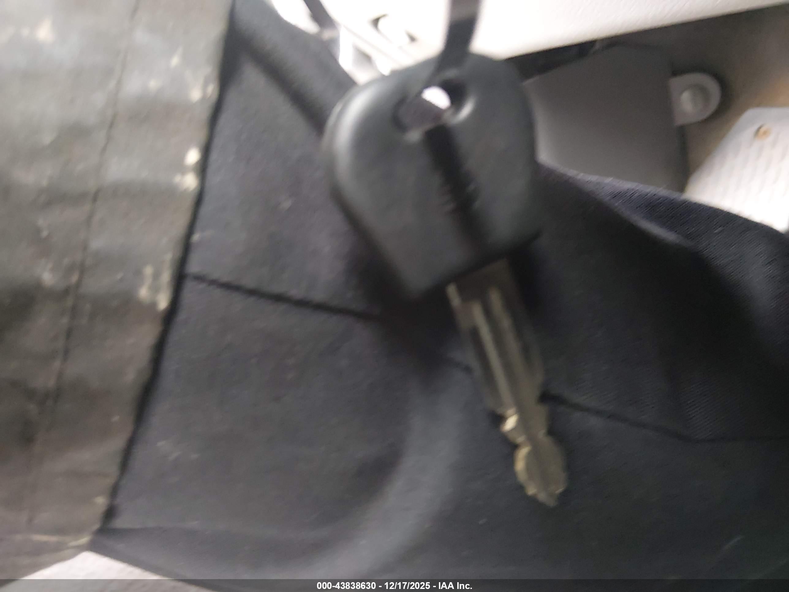 SUZUKI FORENZA image 11