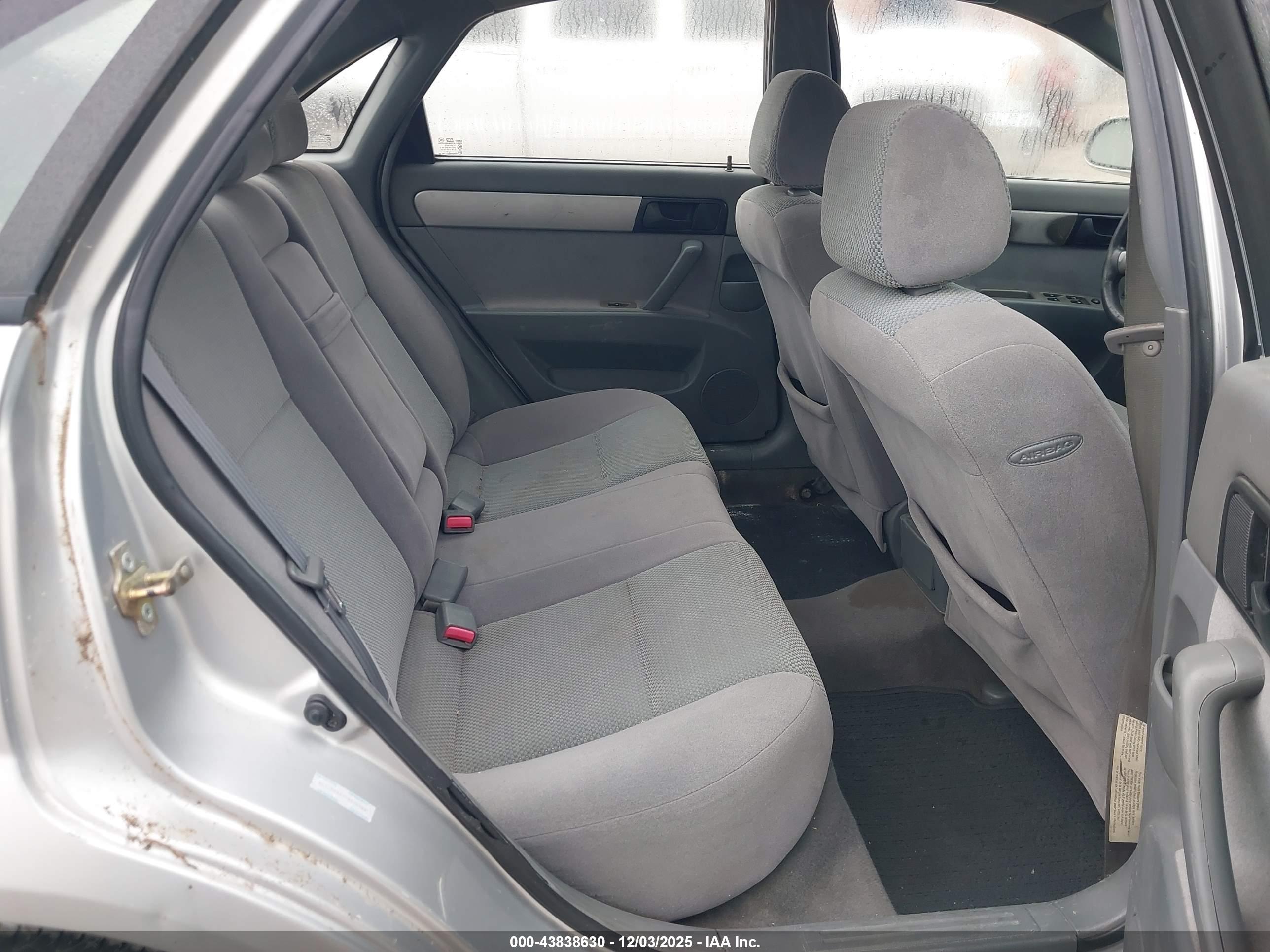 SUZUKI FORENZA image 8