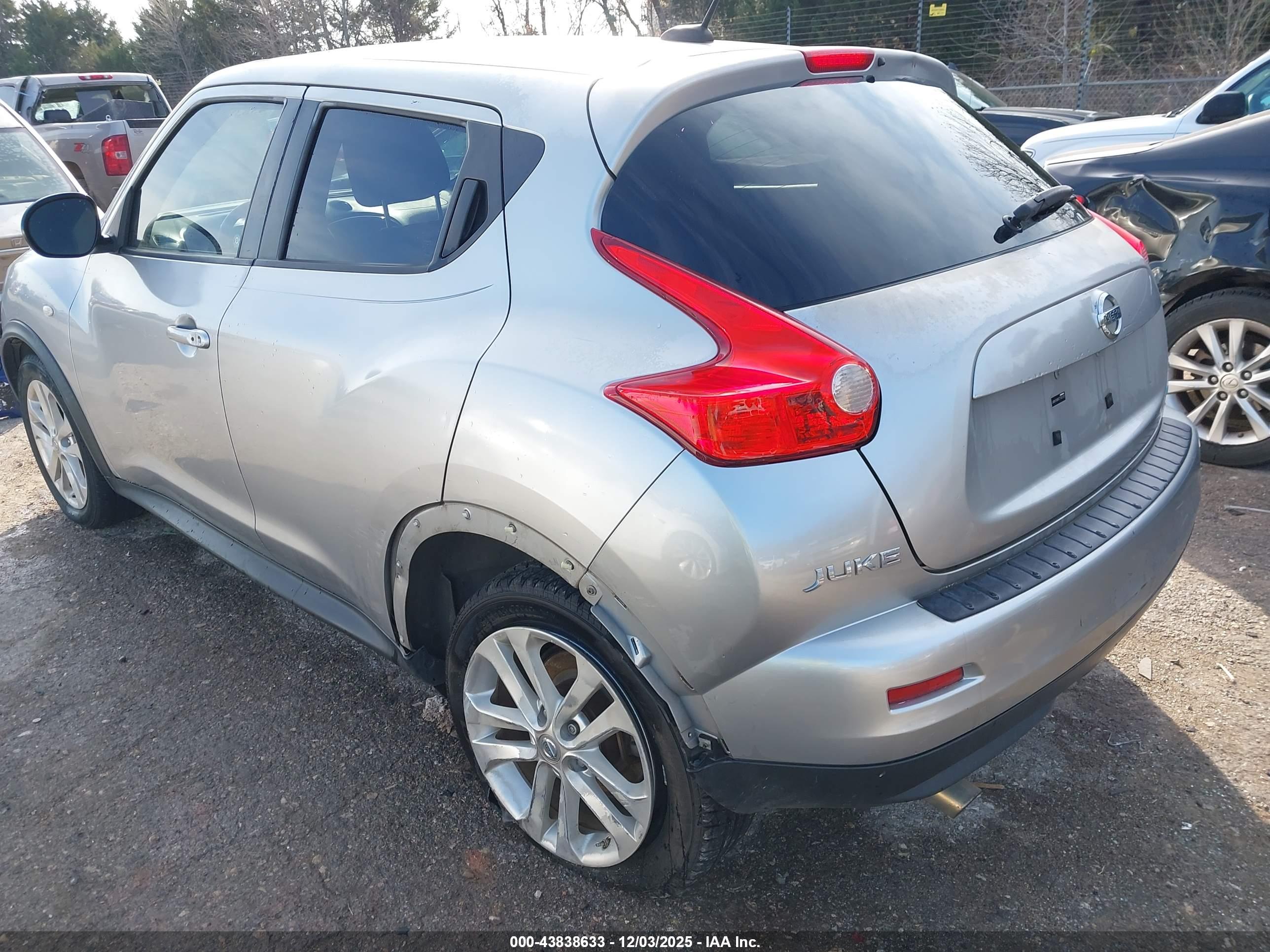 NISSAN JUKE image 6