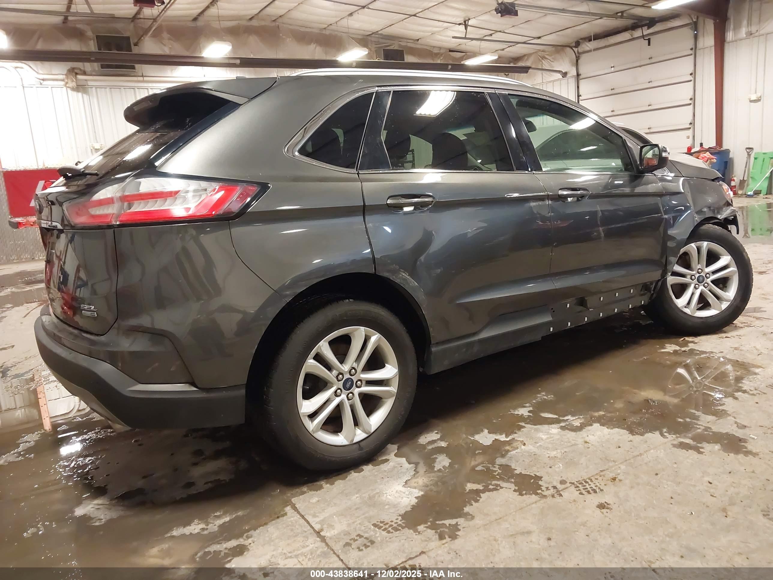 FORD EDGE image 4