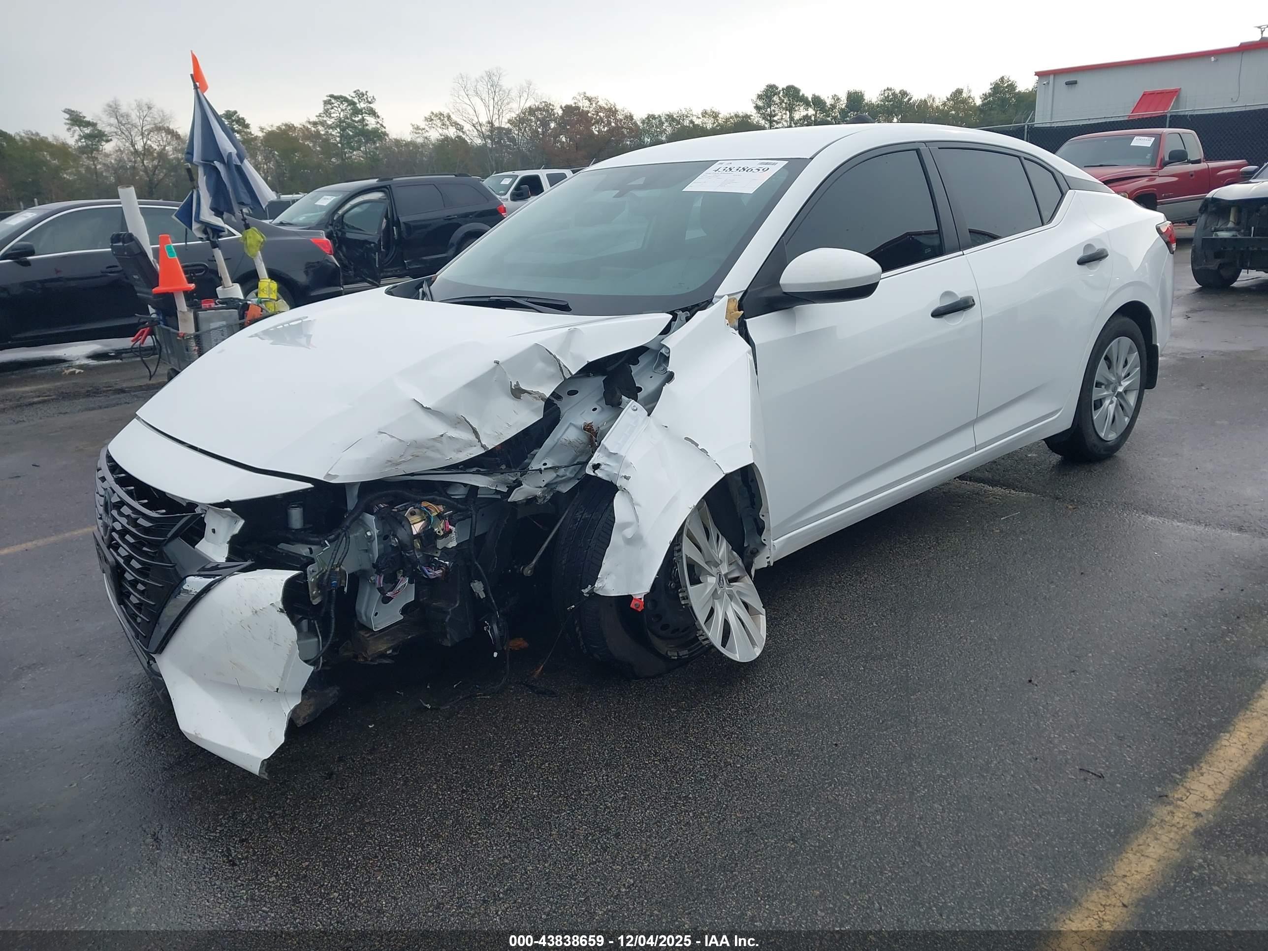 NISSAN SENTRA image 2