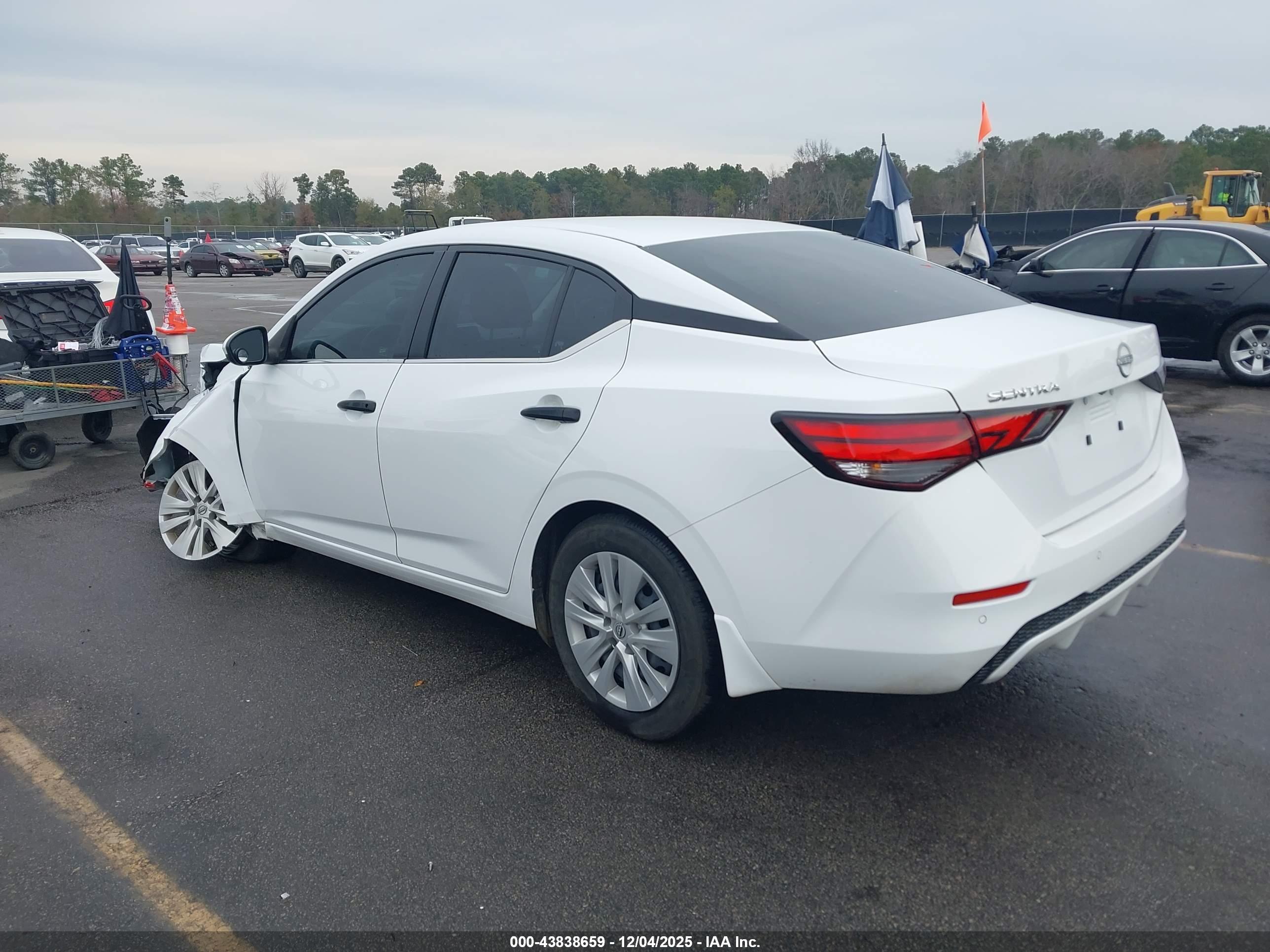 NISSAN SENTRA image 3