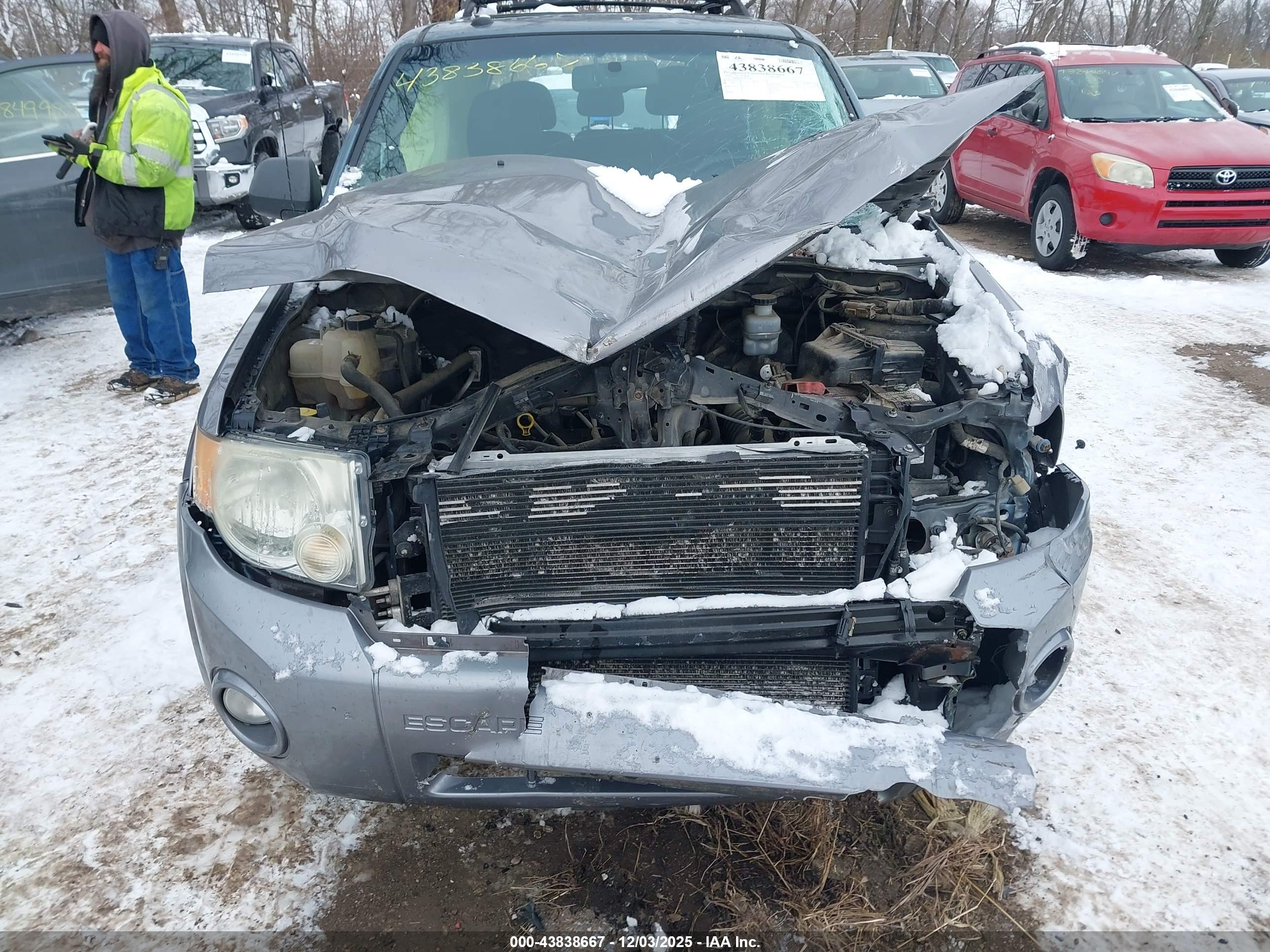 FORD ESCAPE image 6
