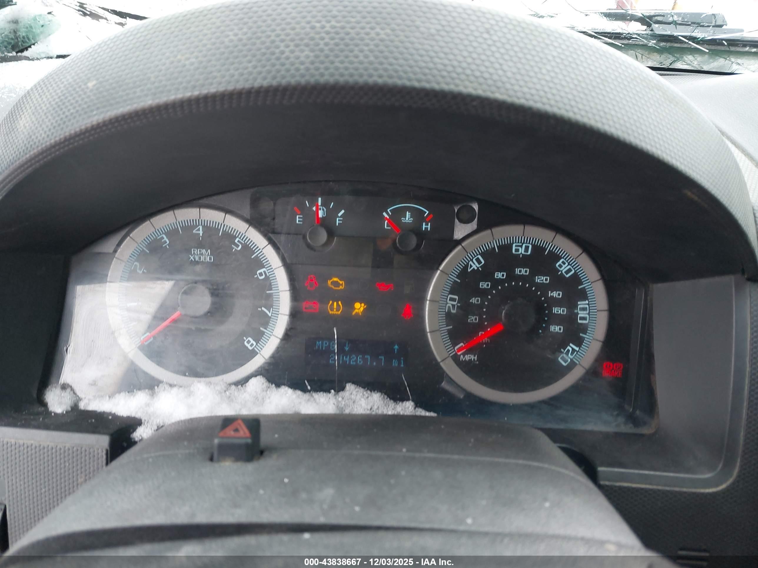 FORD ESCAPE image 7