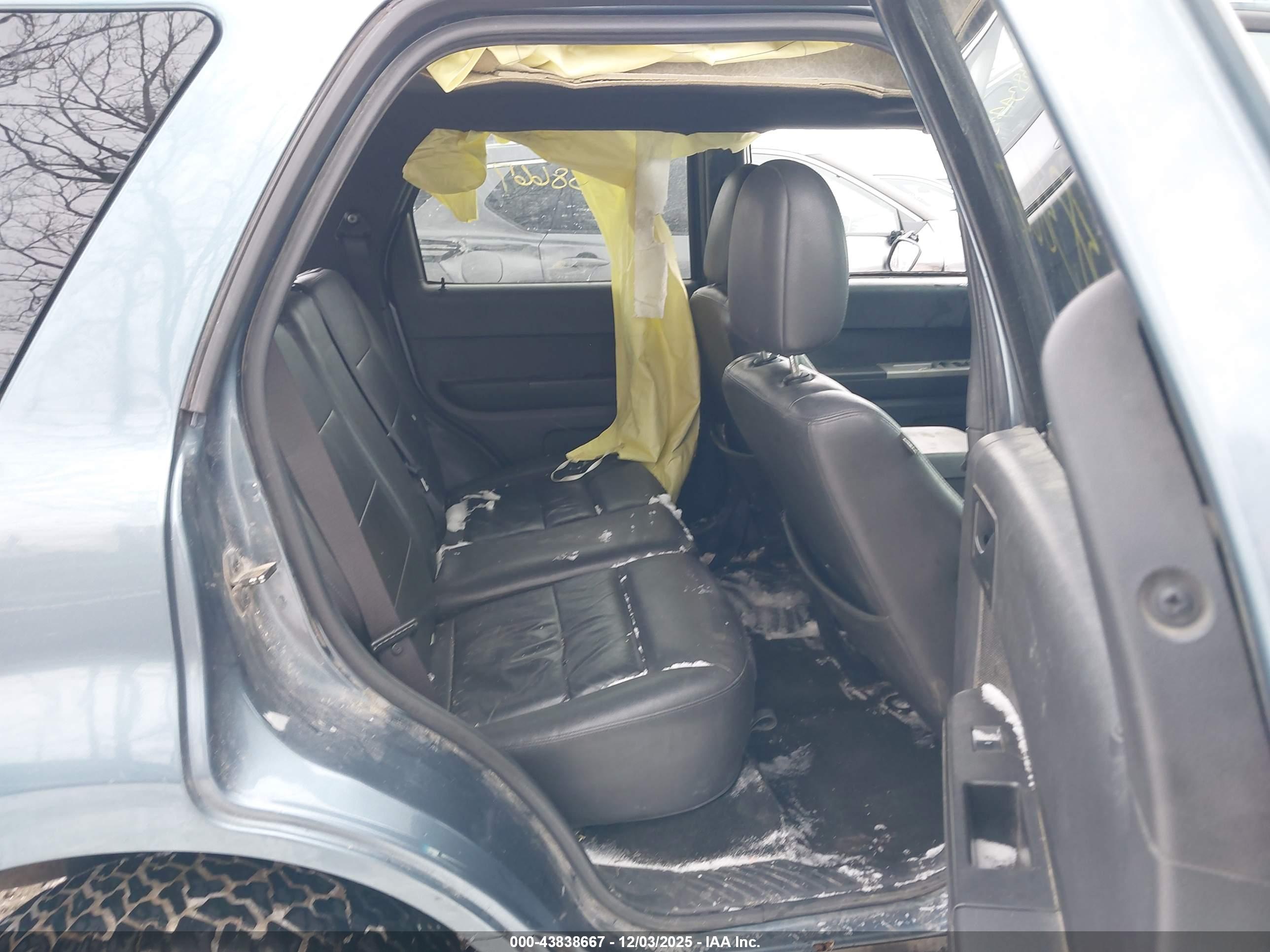 FORD ESCAPE image 8
