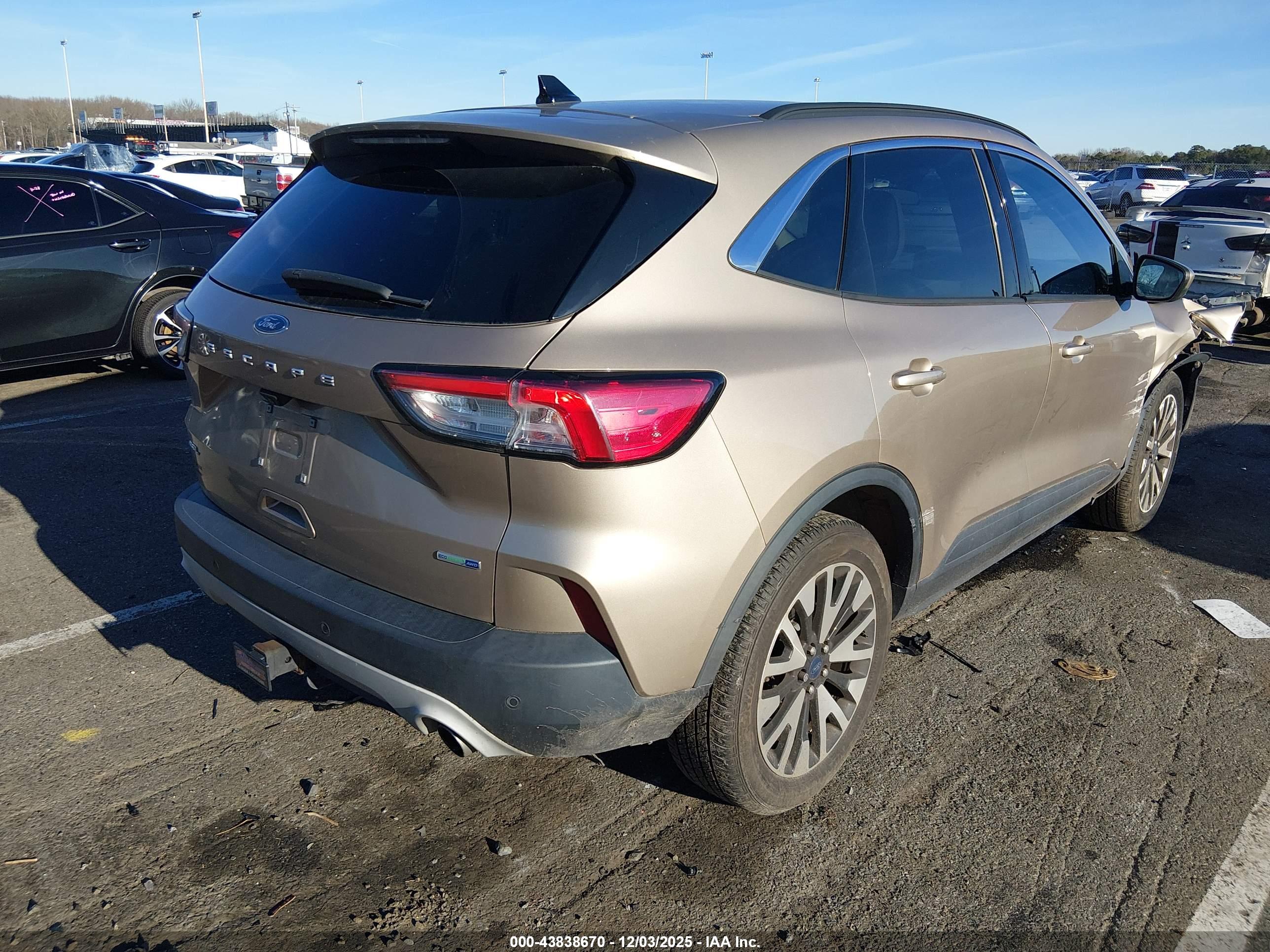 FORD ESCAPE image 4