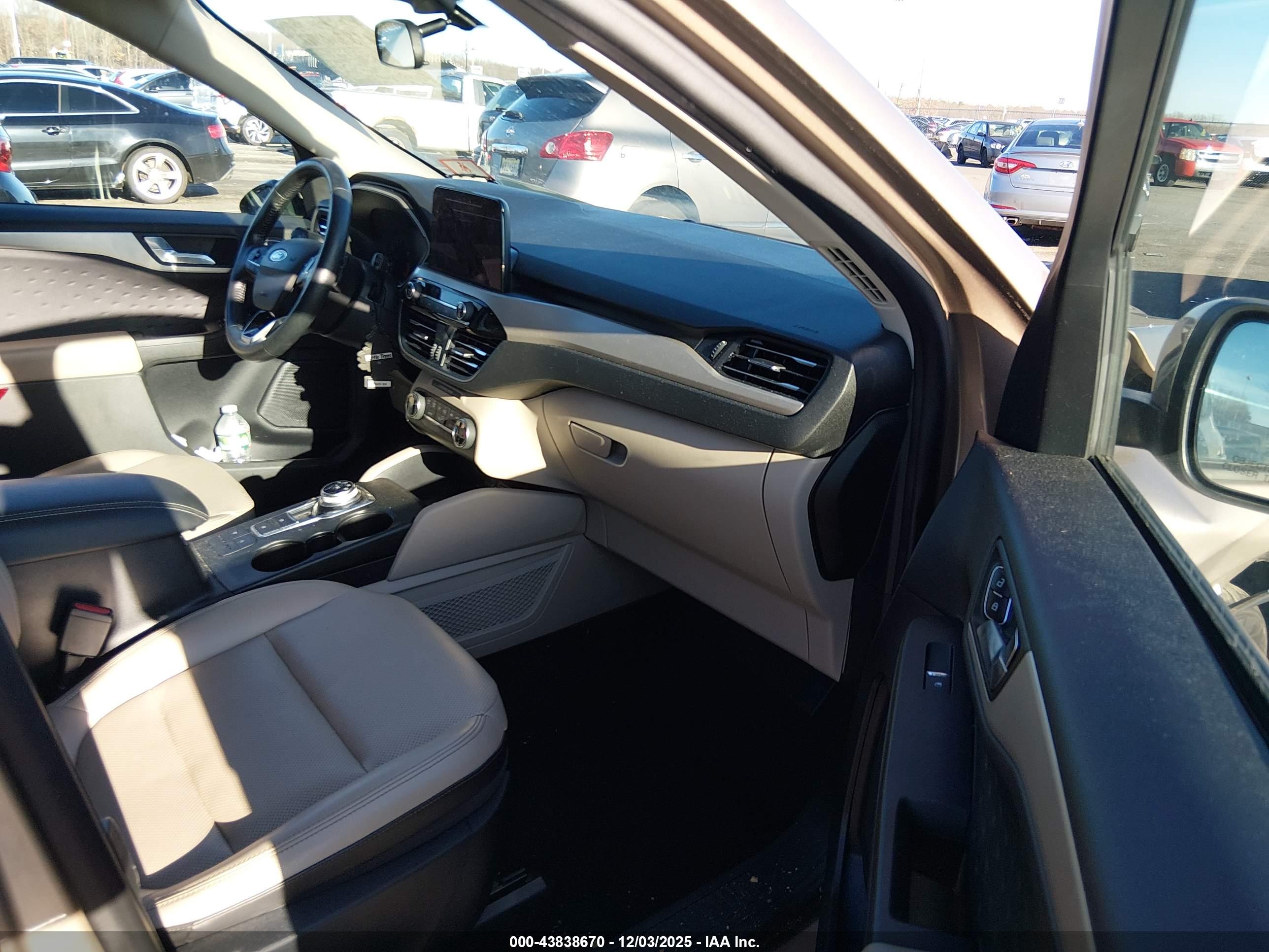 FORD ESCAPE image 5