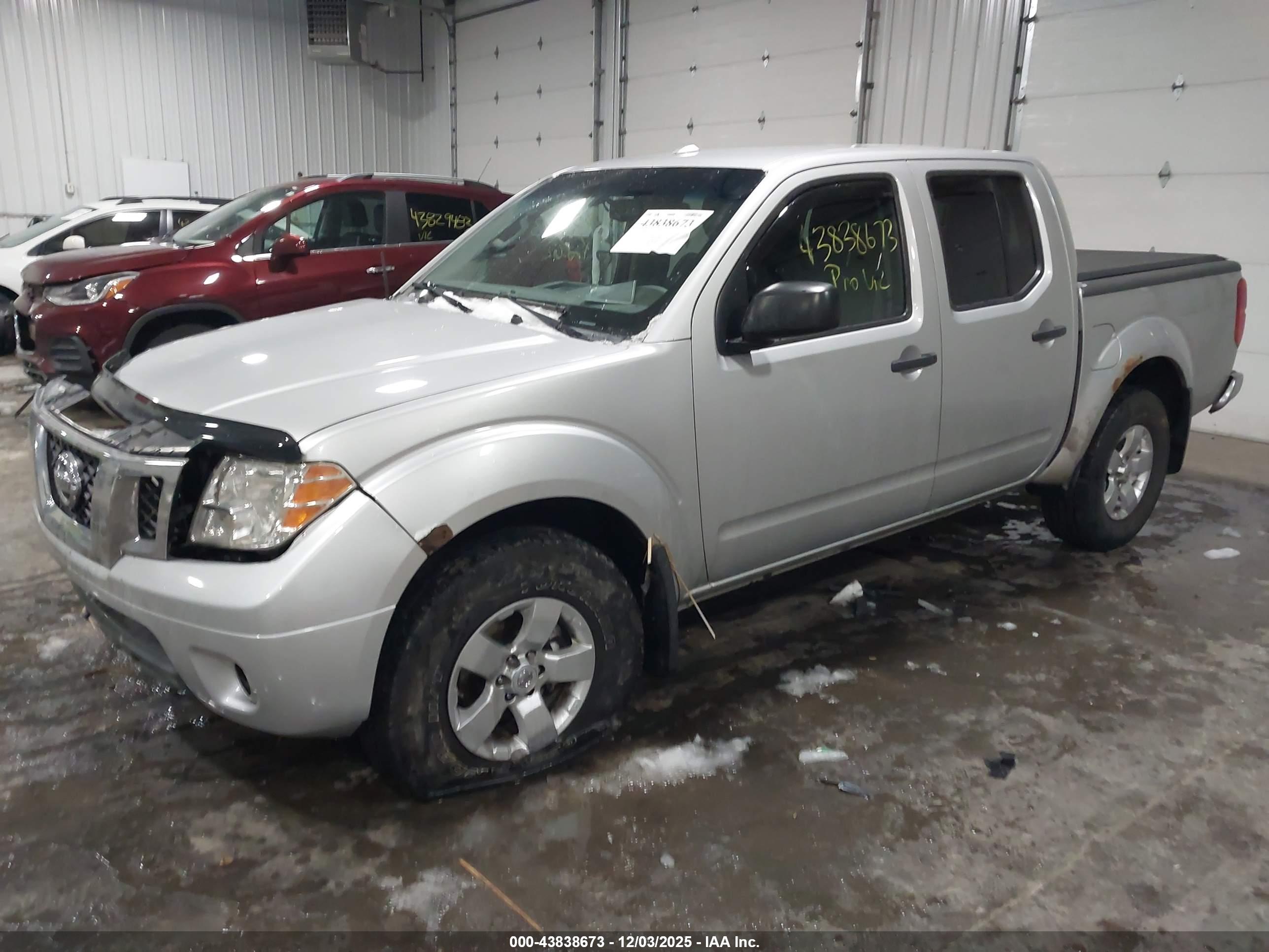 NISSAN FRONTIER image 2