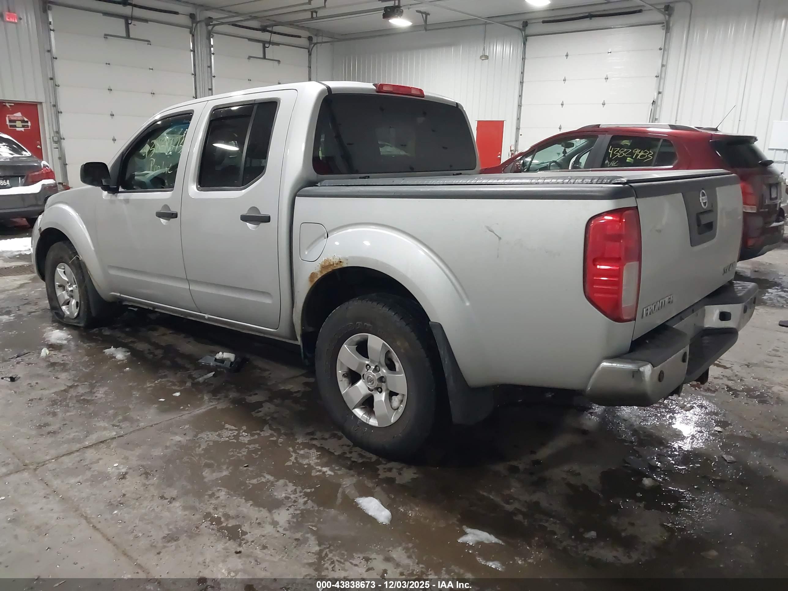 NISSAN FRONTIER image 3