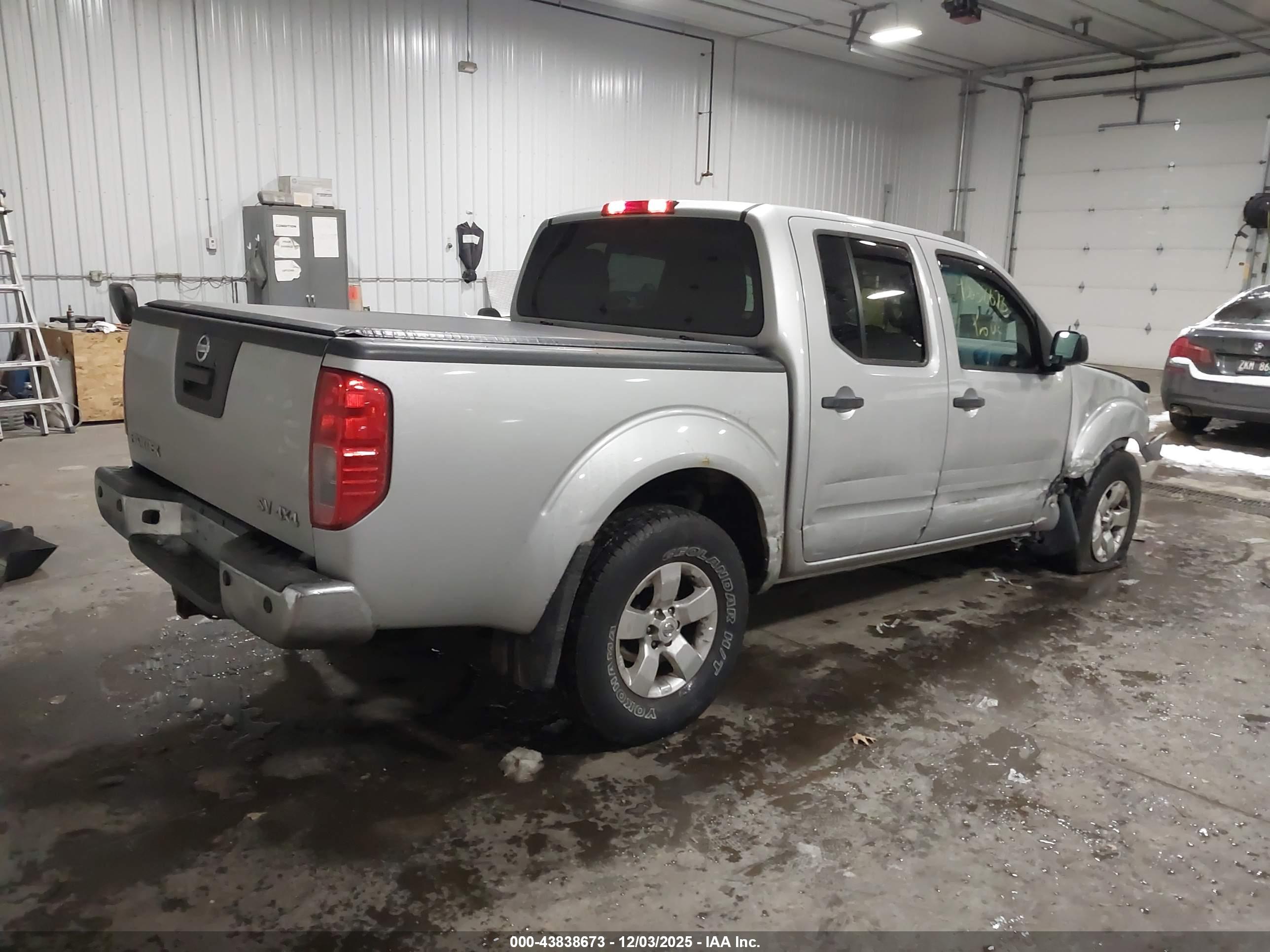 NISSAN FRONTIER image 4