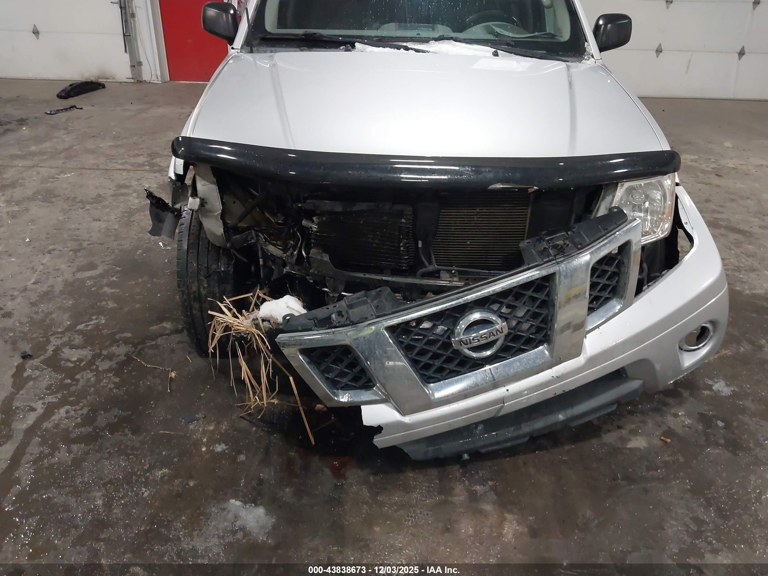 NISSAN FRONTIER image 6