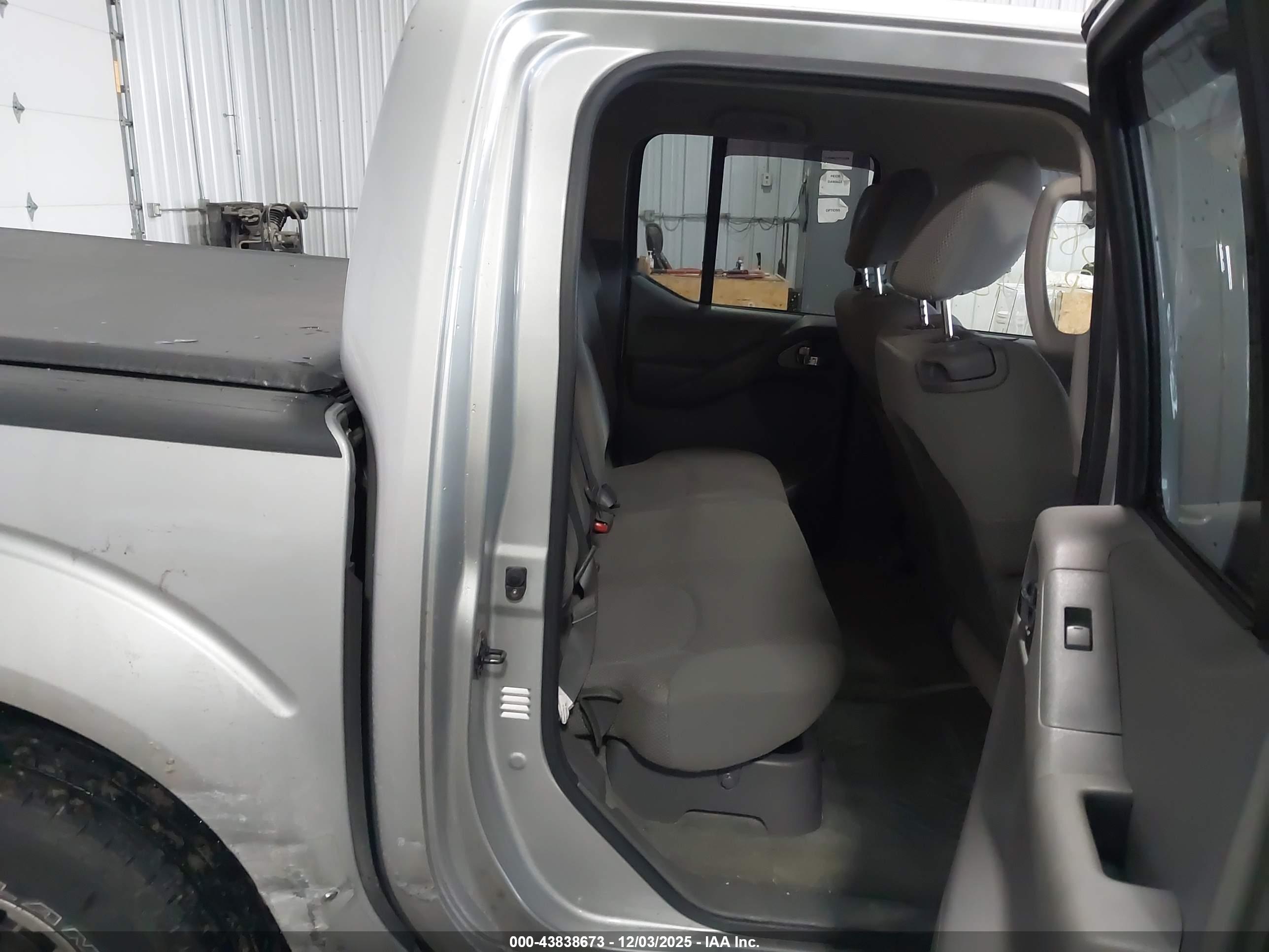 NISSAN FRONTIER image 8