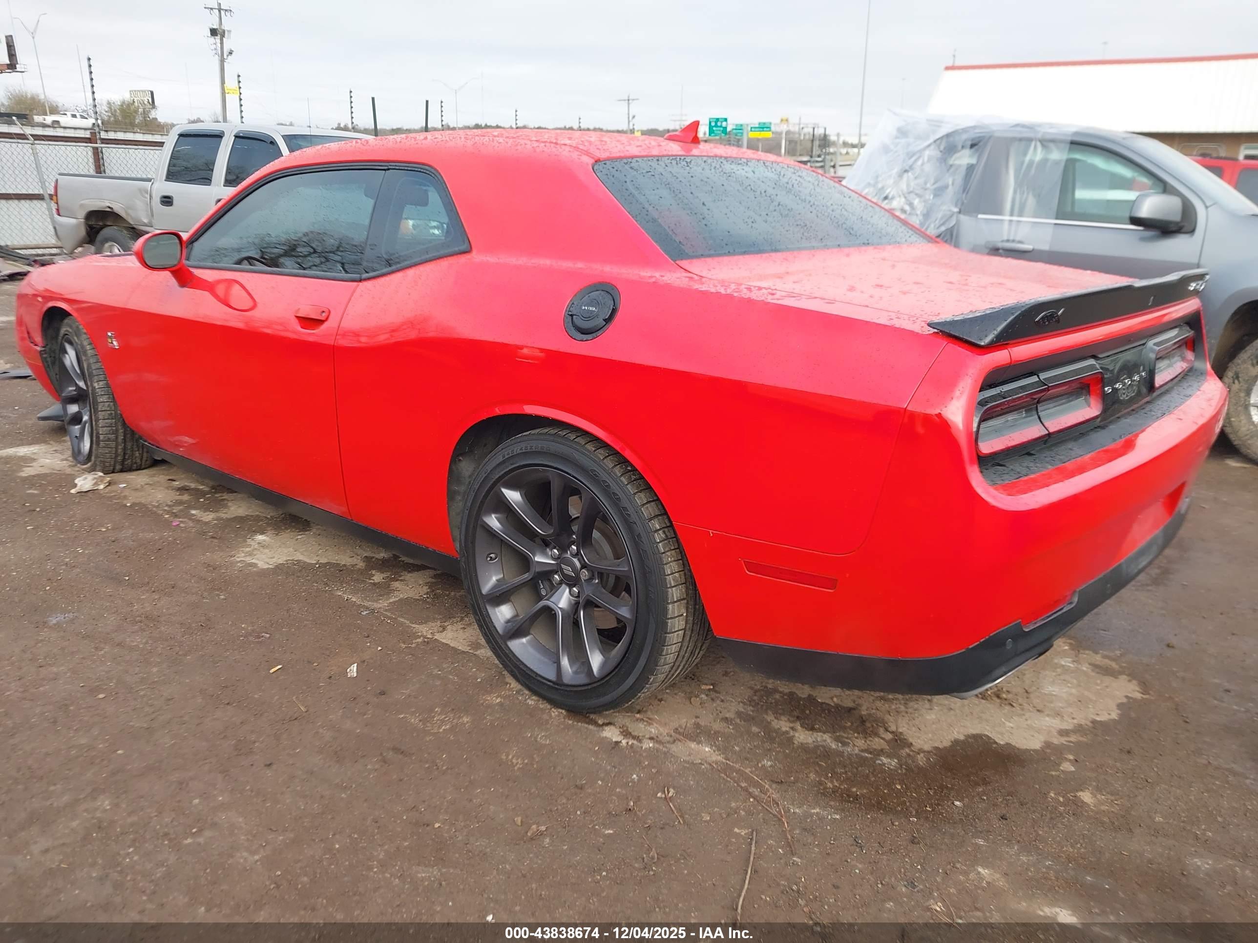 DODGE CHALLENGER image 3
