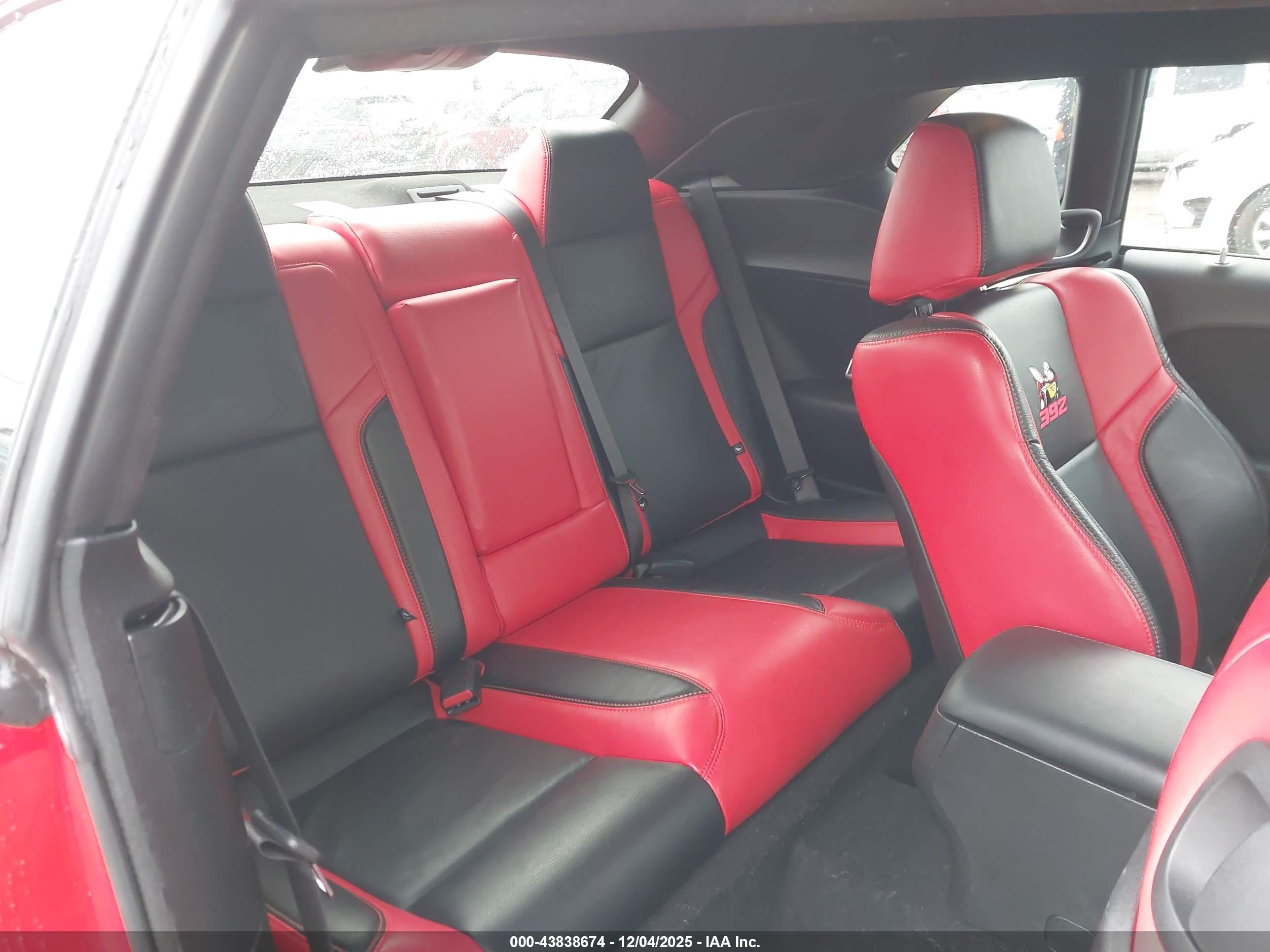 DODGE CHALLENGER image 8