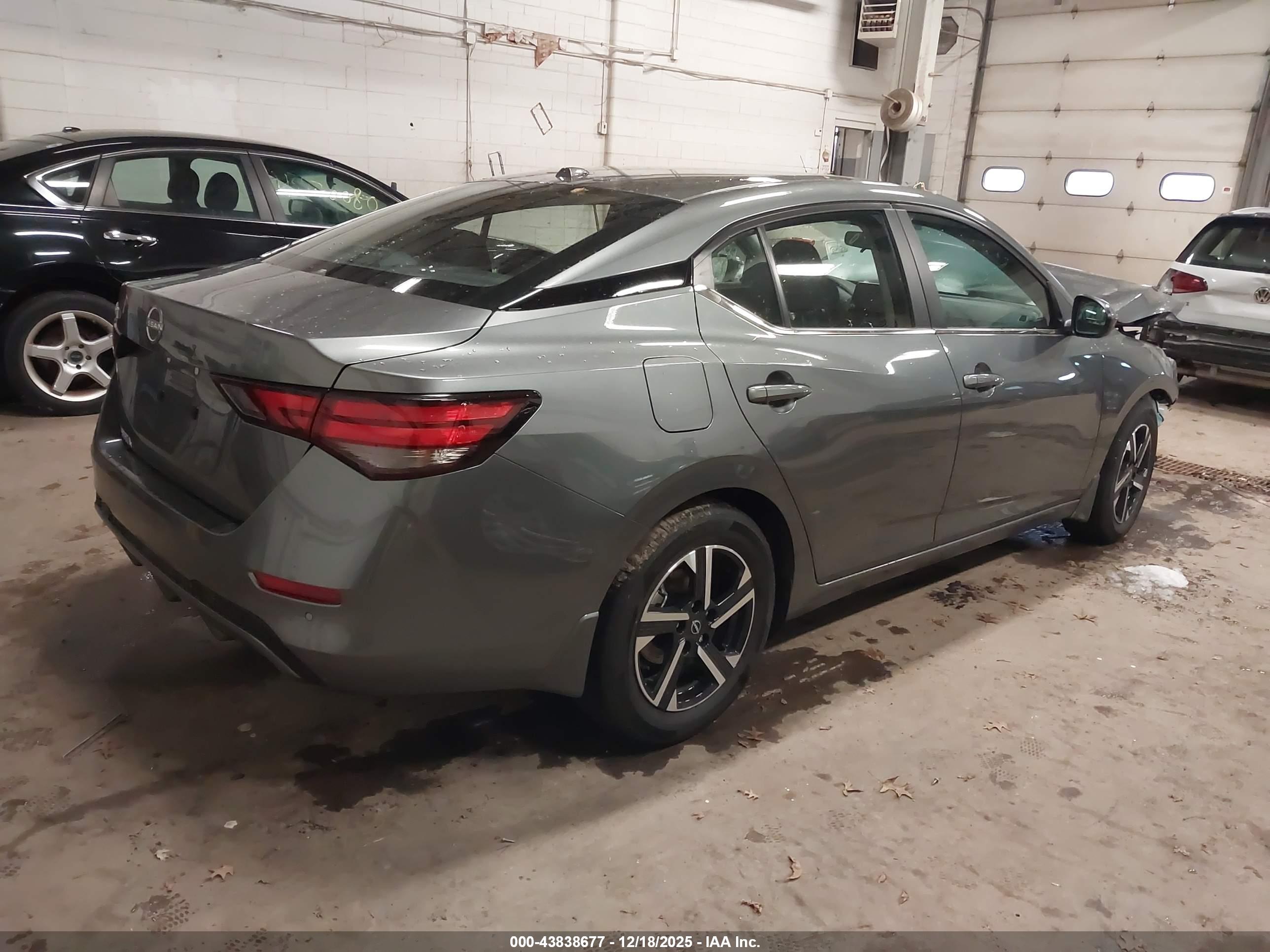 NISSAN SENTRA image 4