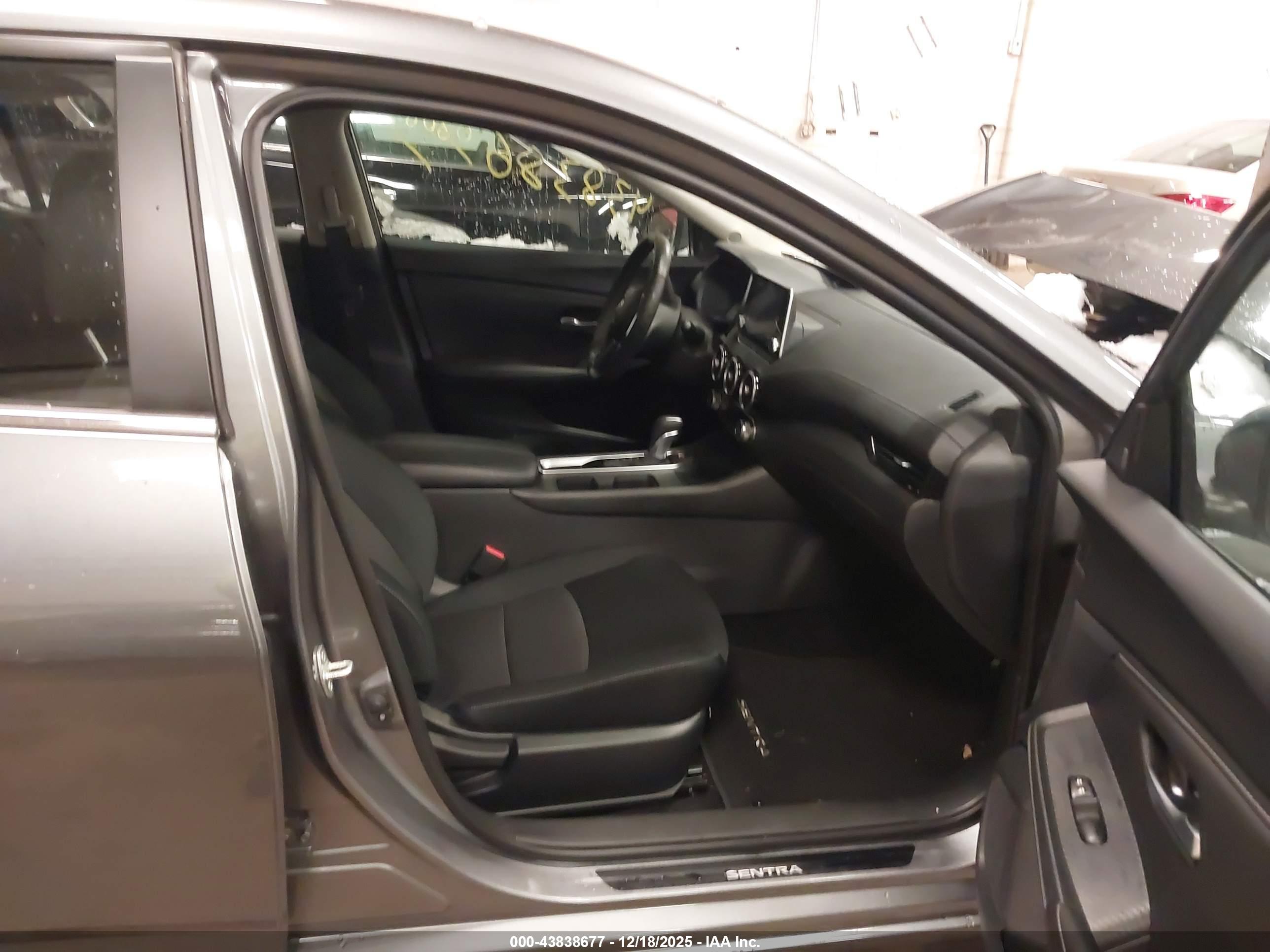 NISSAN SENTRA image 5