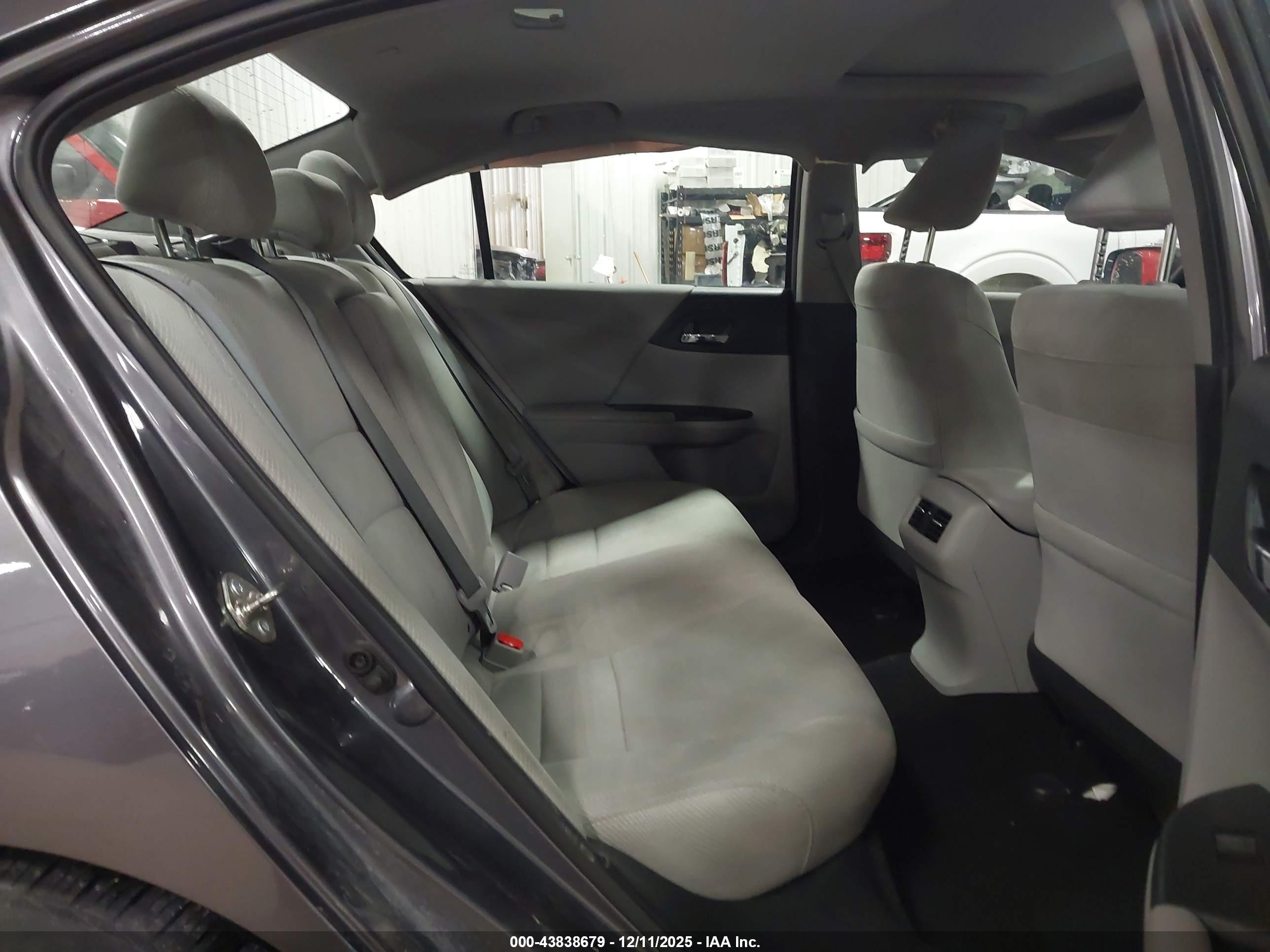 HONDA ACCORD image 8
