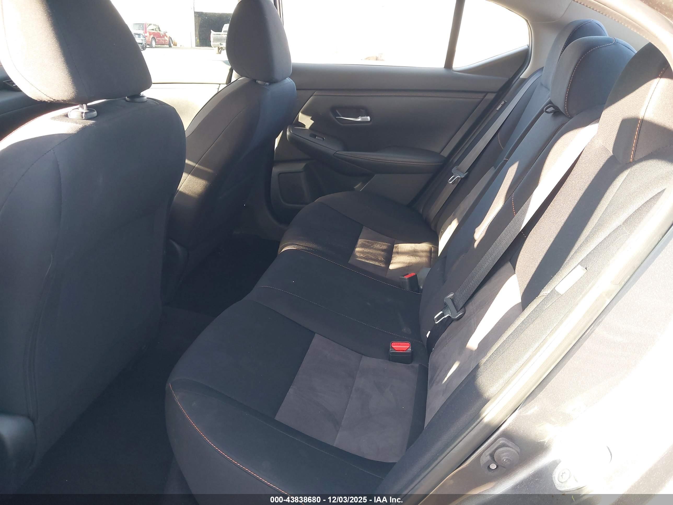 NISSAN SENTRA image 8