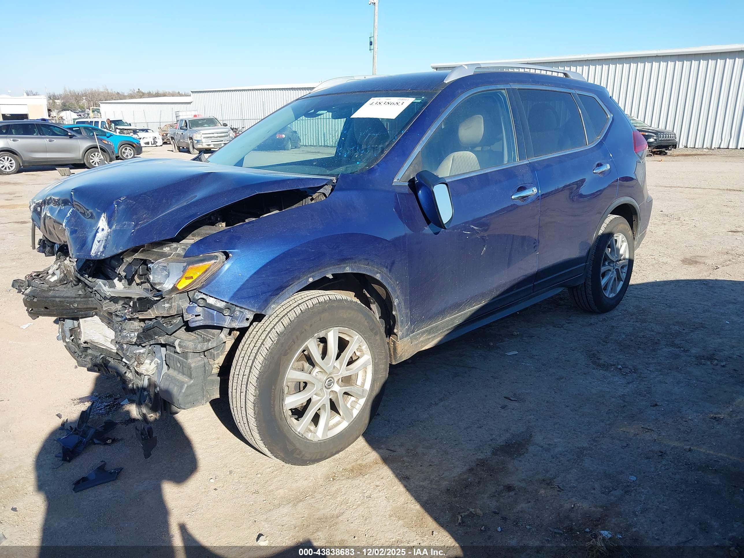 NISSAN ROGUE image 2