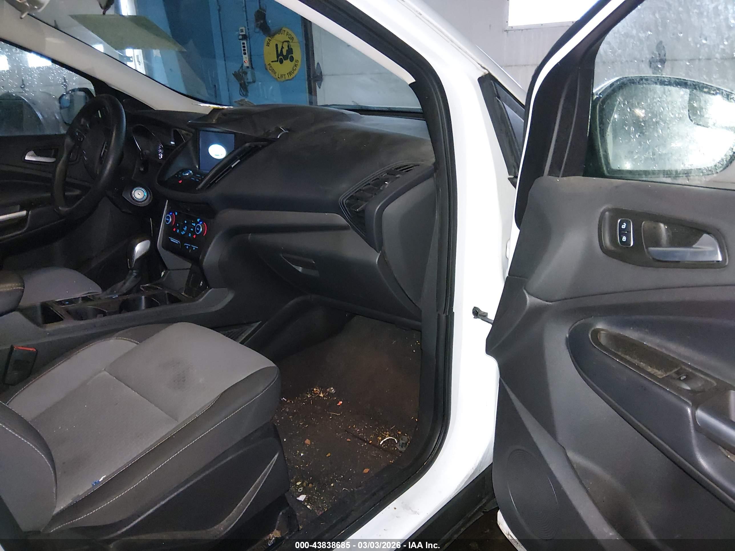 FORD ESCAPE image 5