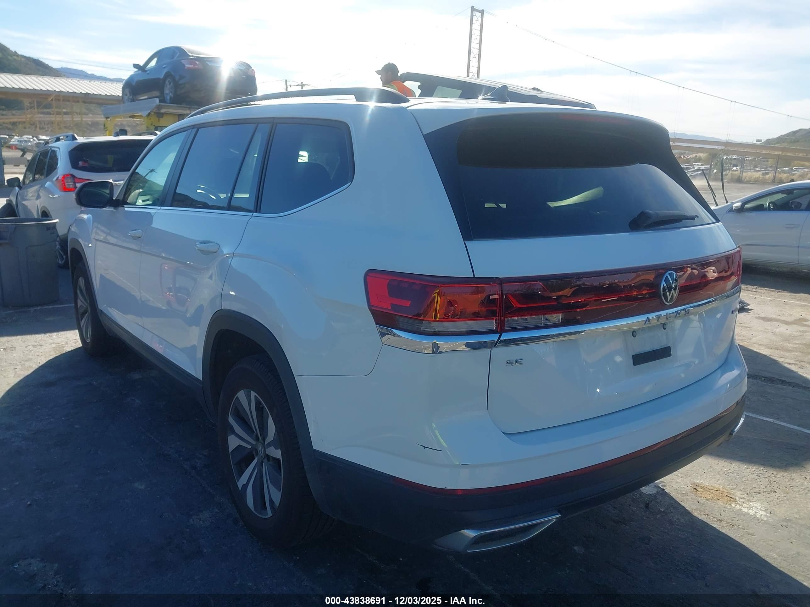 VOLKSWAGEN ATLAS image 3
