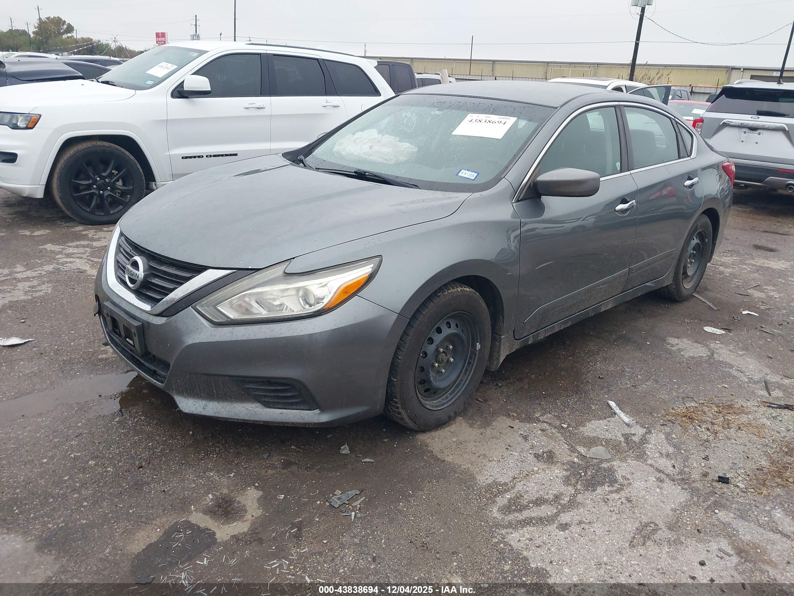 NISSAN ALTIMA image 2