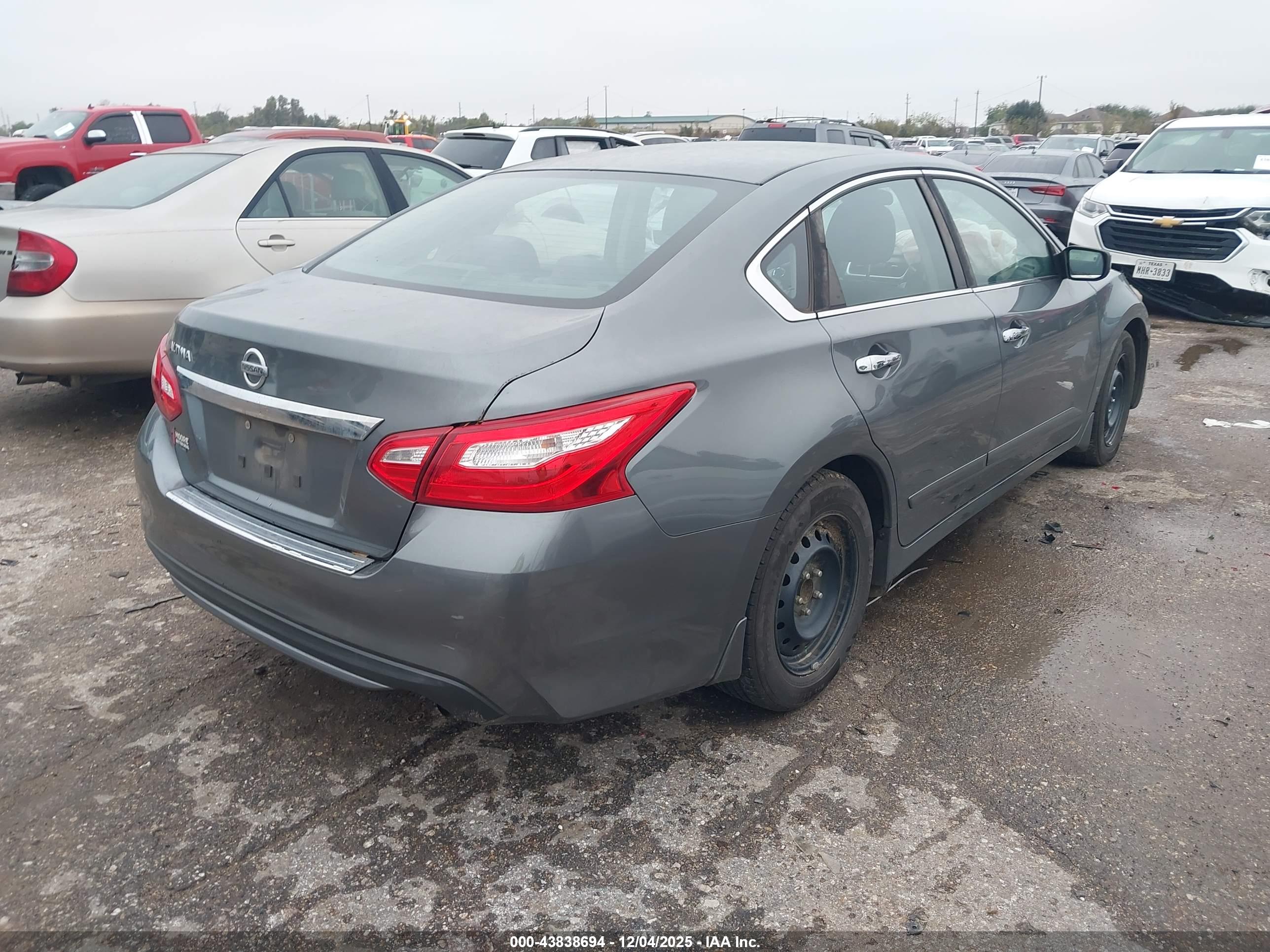 NISSAN ALTIMA image 4