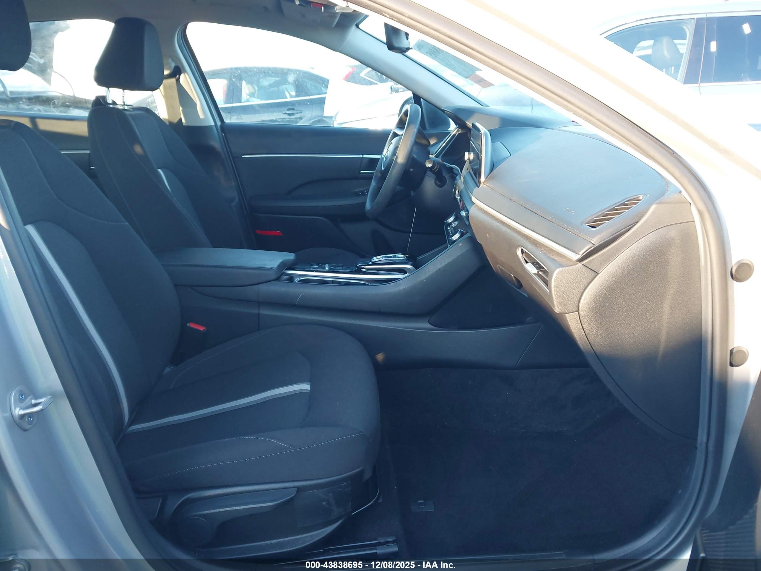 HYUNDAI SONATA image 5