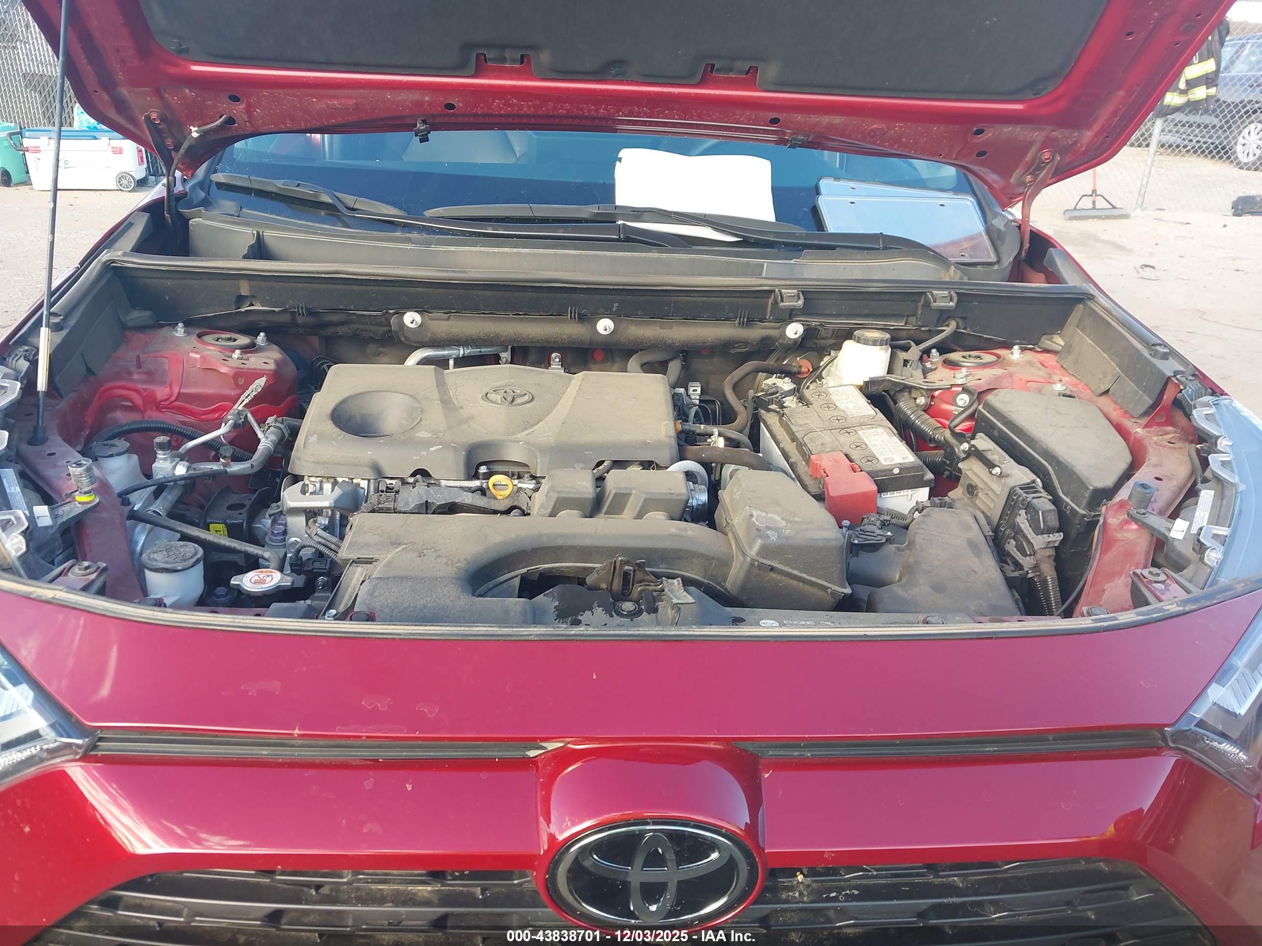 TOYOTA RAV4 image 10