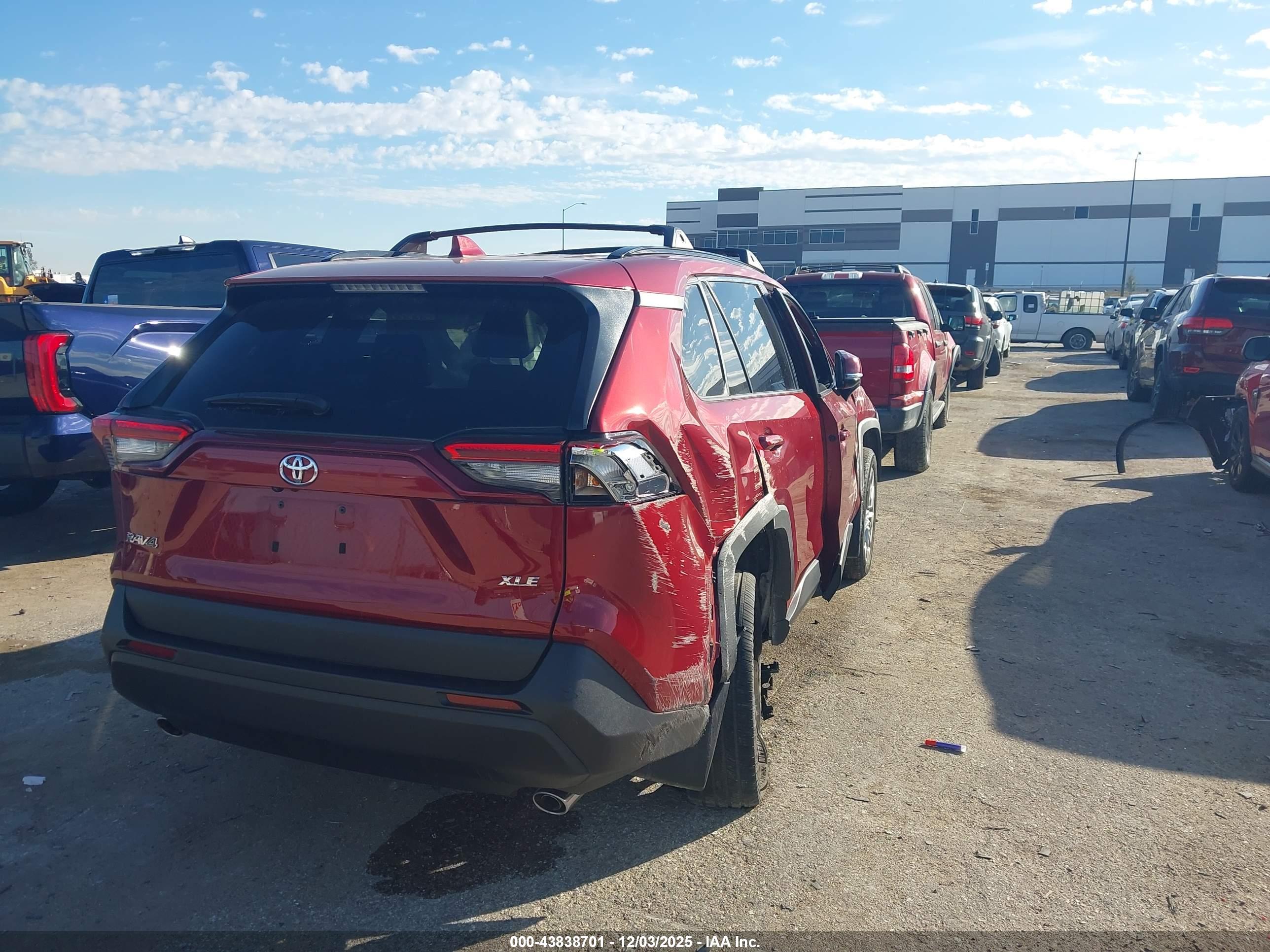 TOYOTA RAV4 image 4