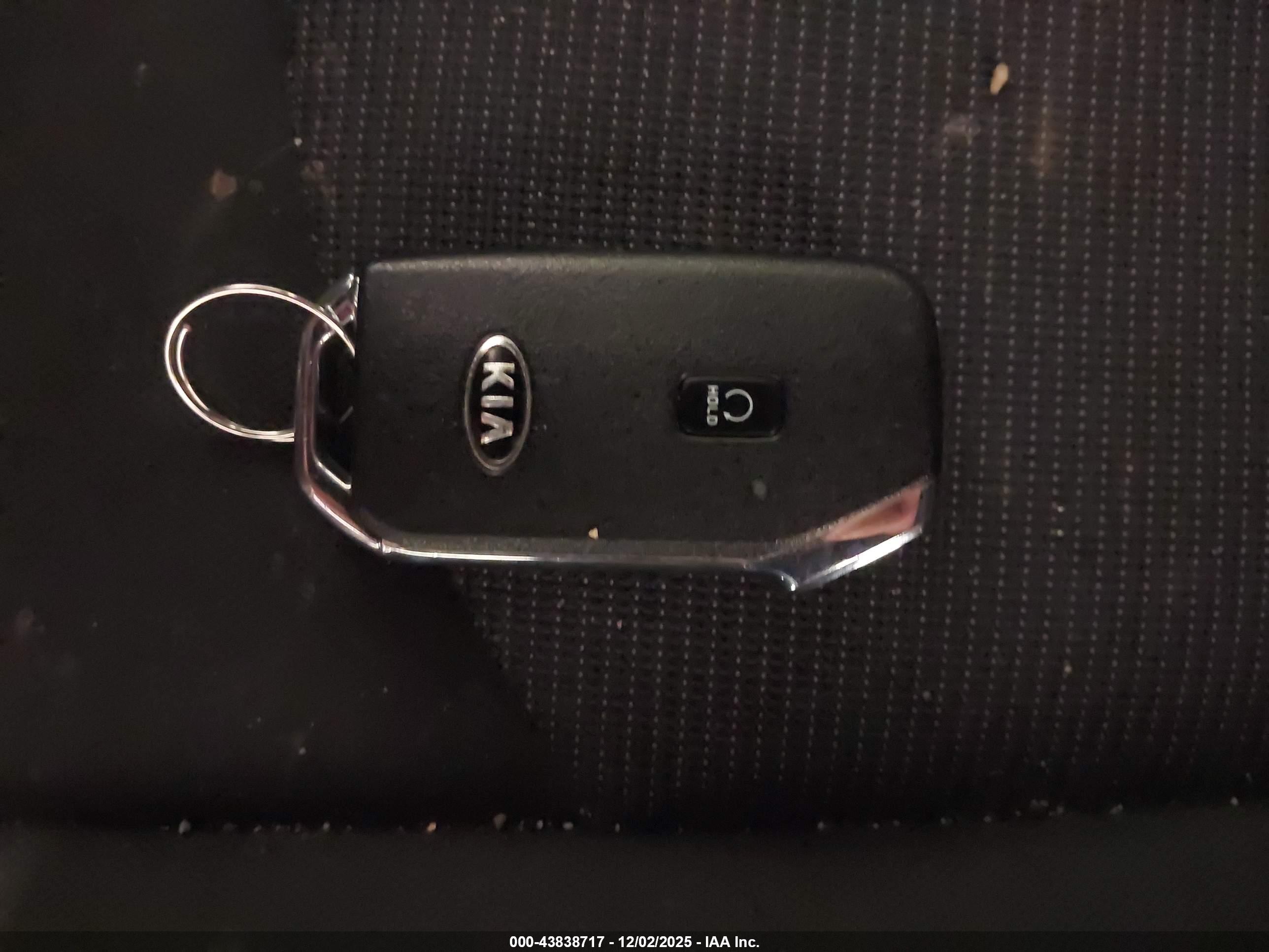 KIA K5 image 11