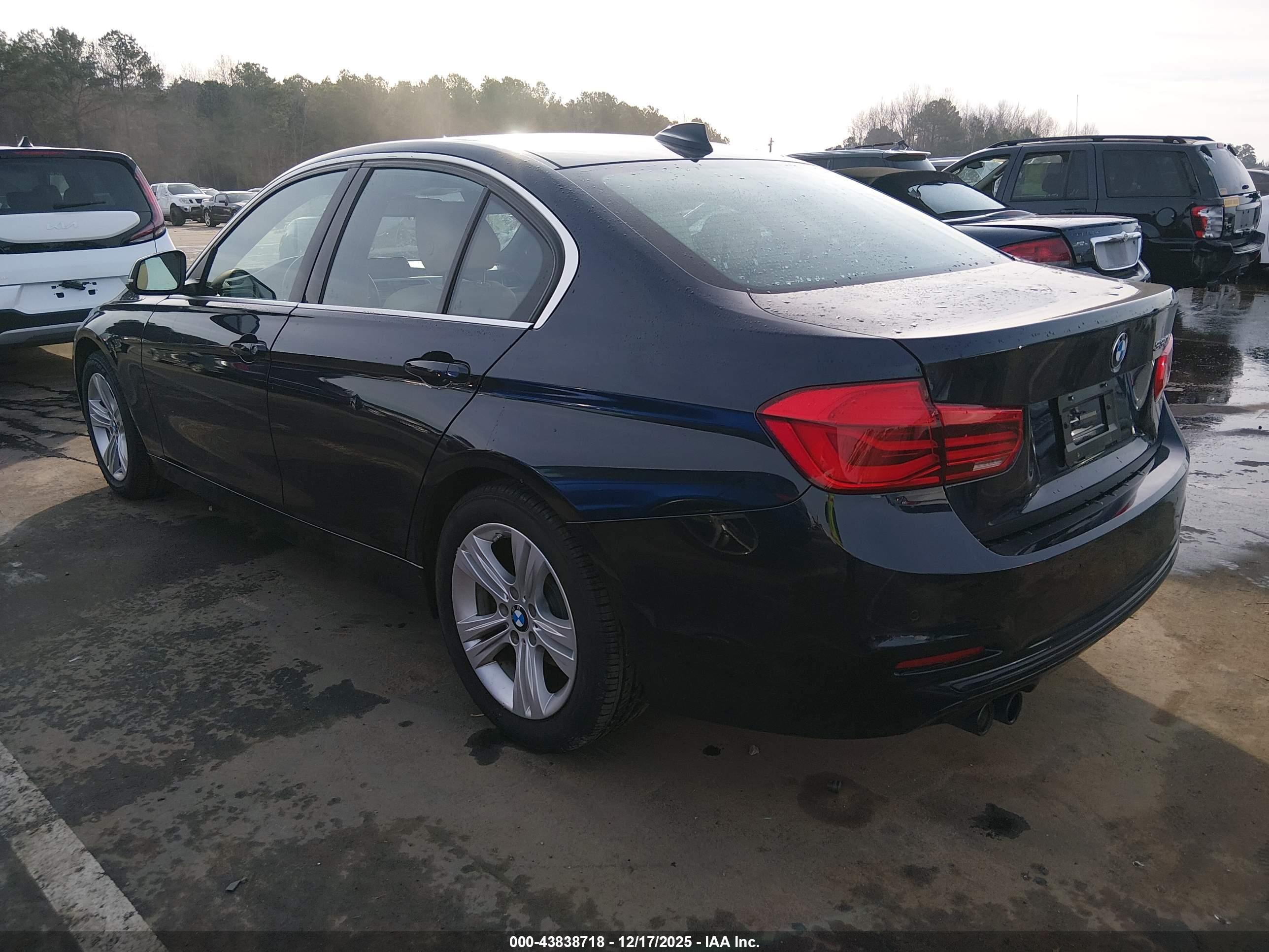 BMW 330I image 3