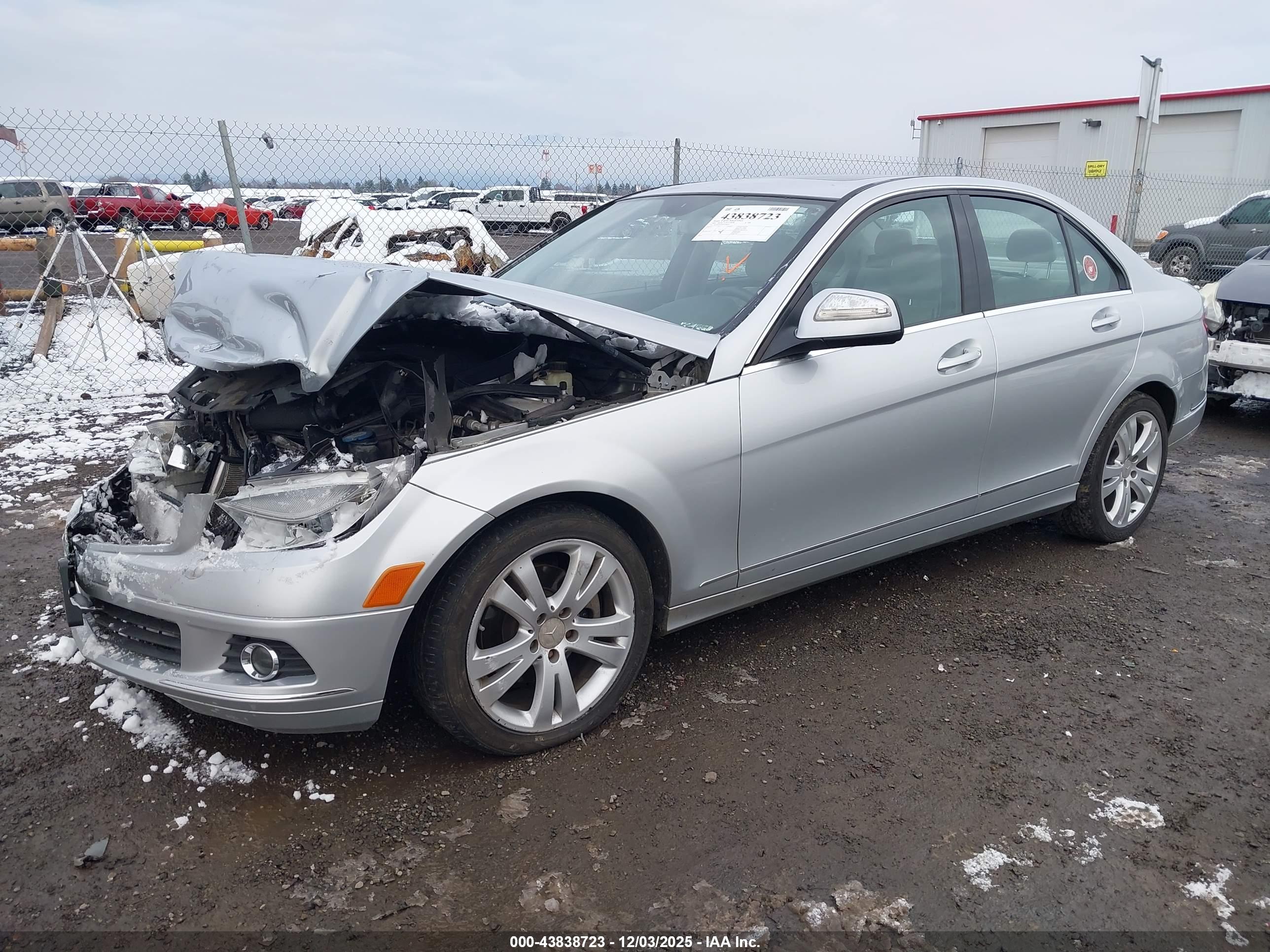 MERCEDES-BENZ C image 2