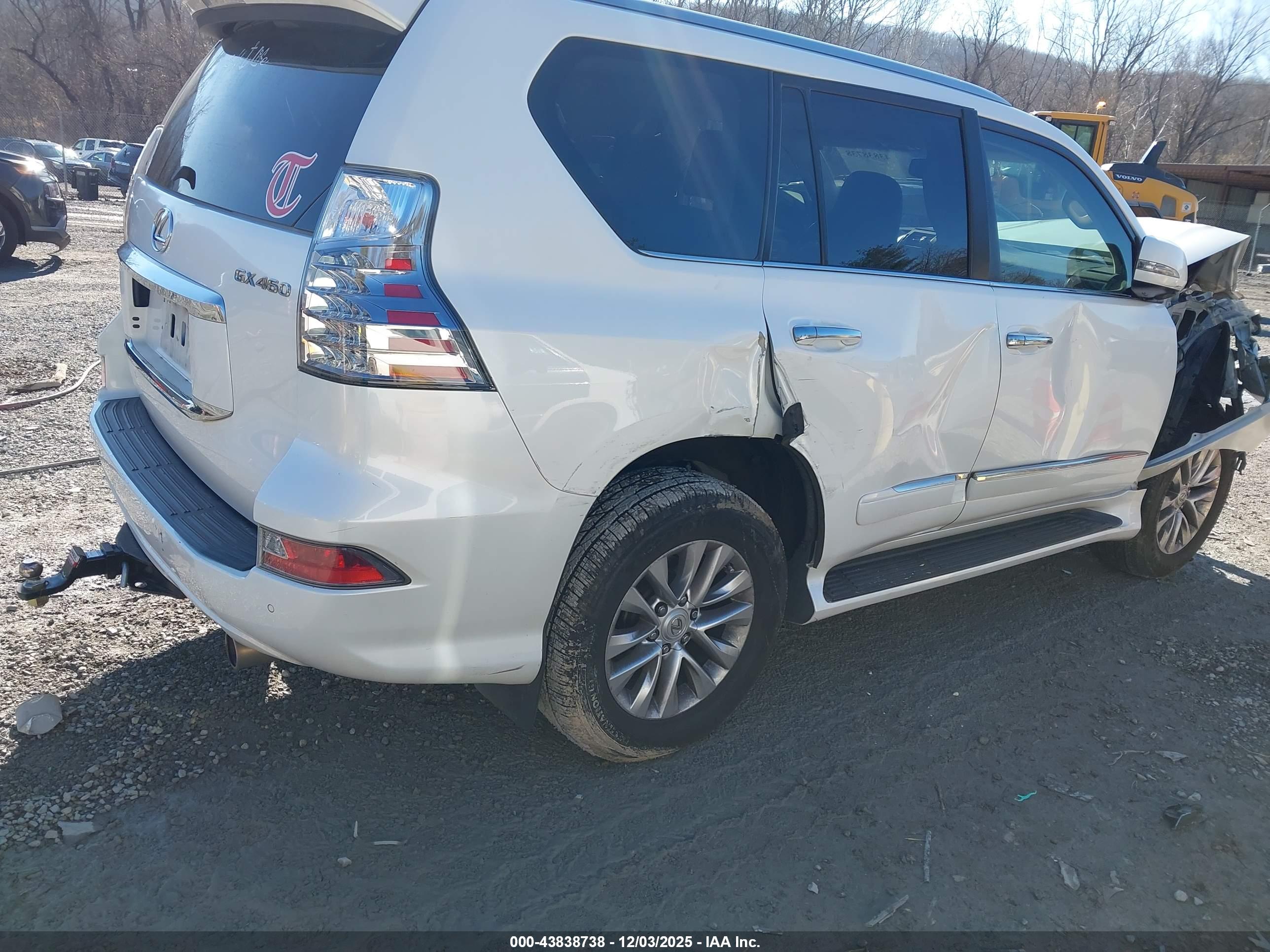 LEXUS GX image 4