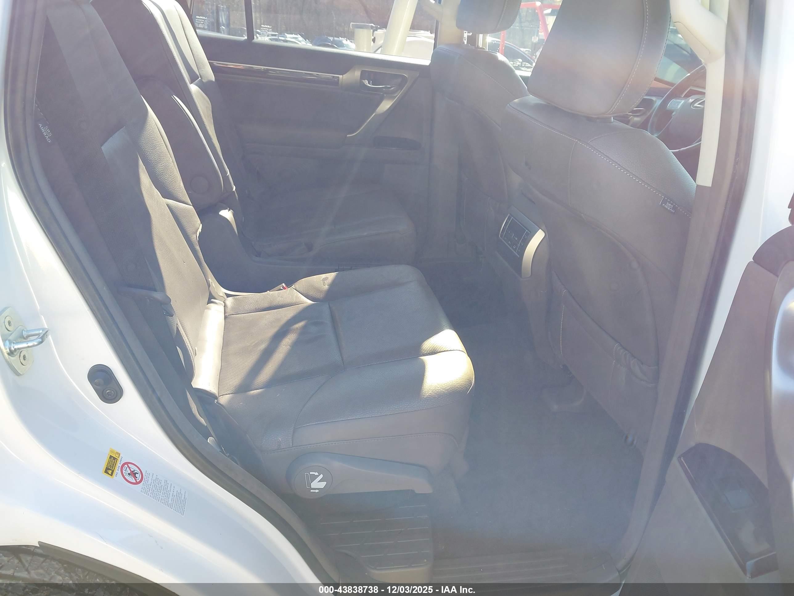 LEXUS GX image 8