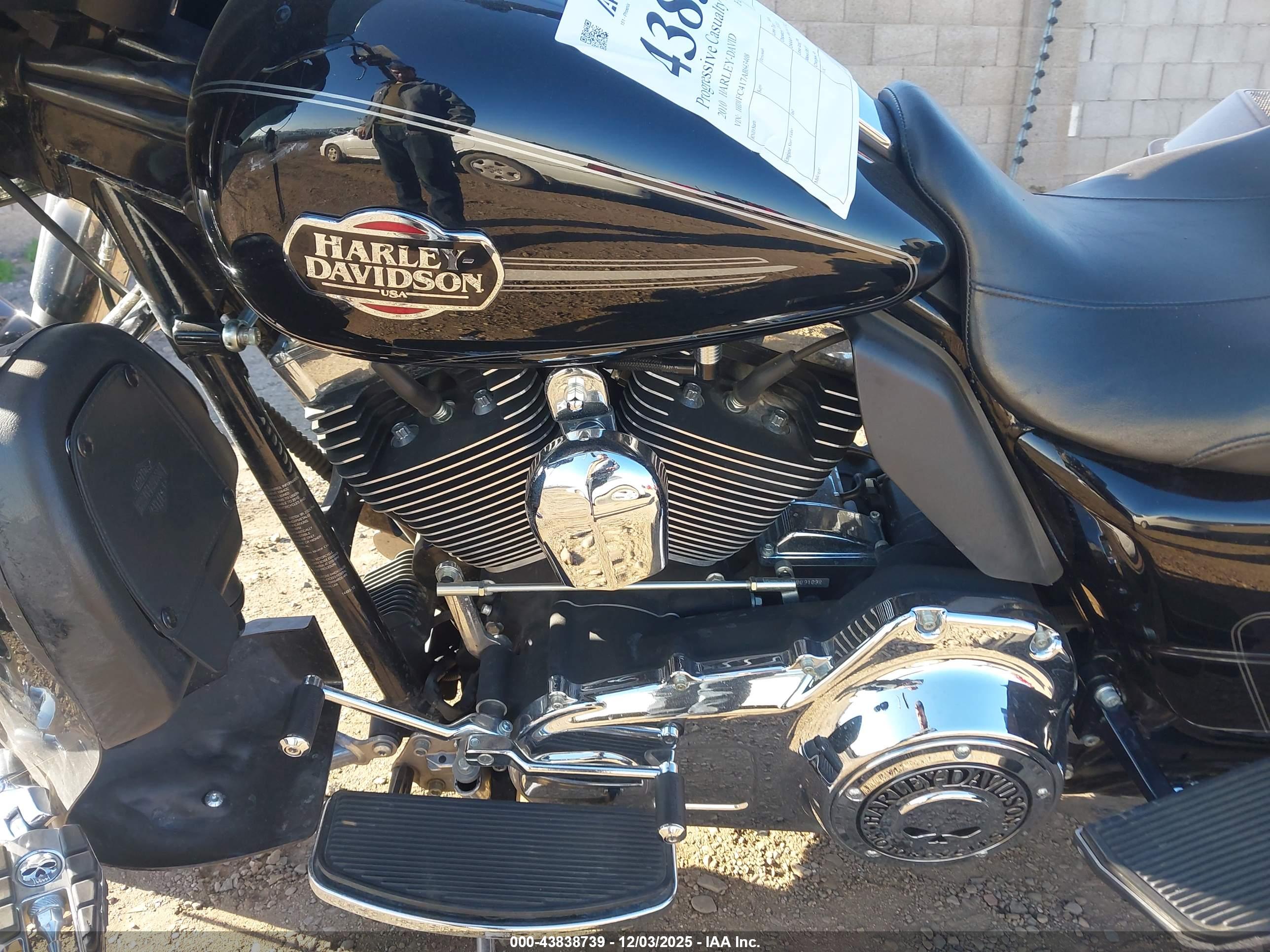 HARLEY-DAVIDSON FLHTCU image 9