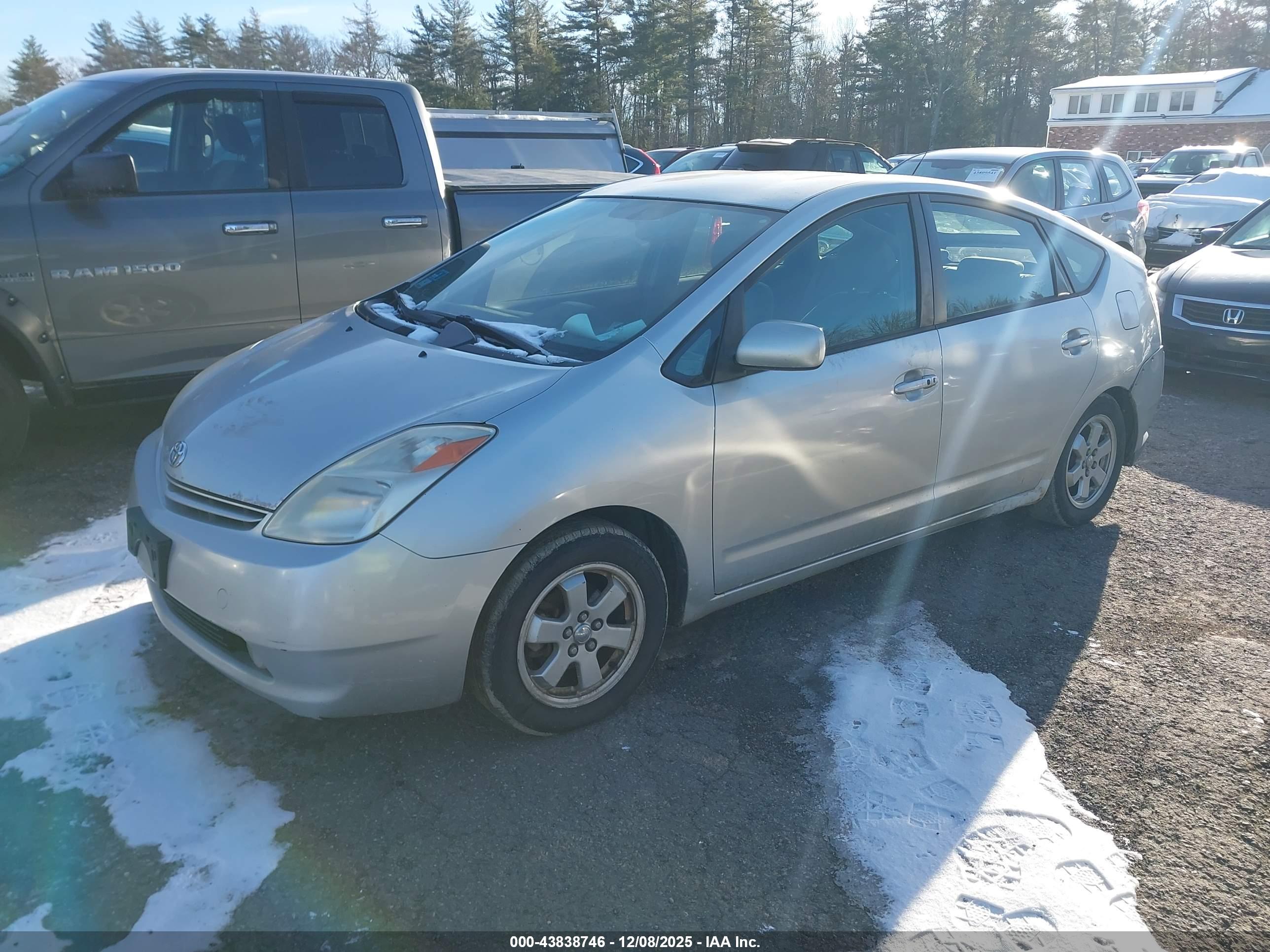 TOYOTA PRIUS image 2