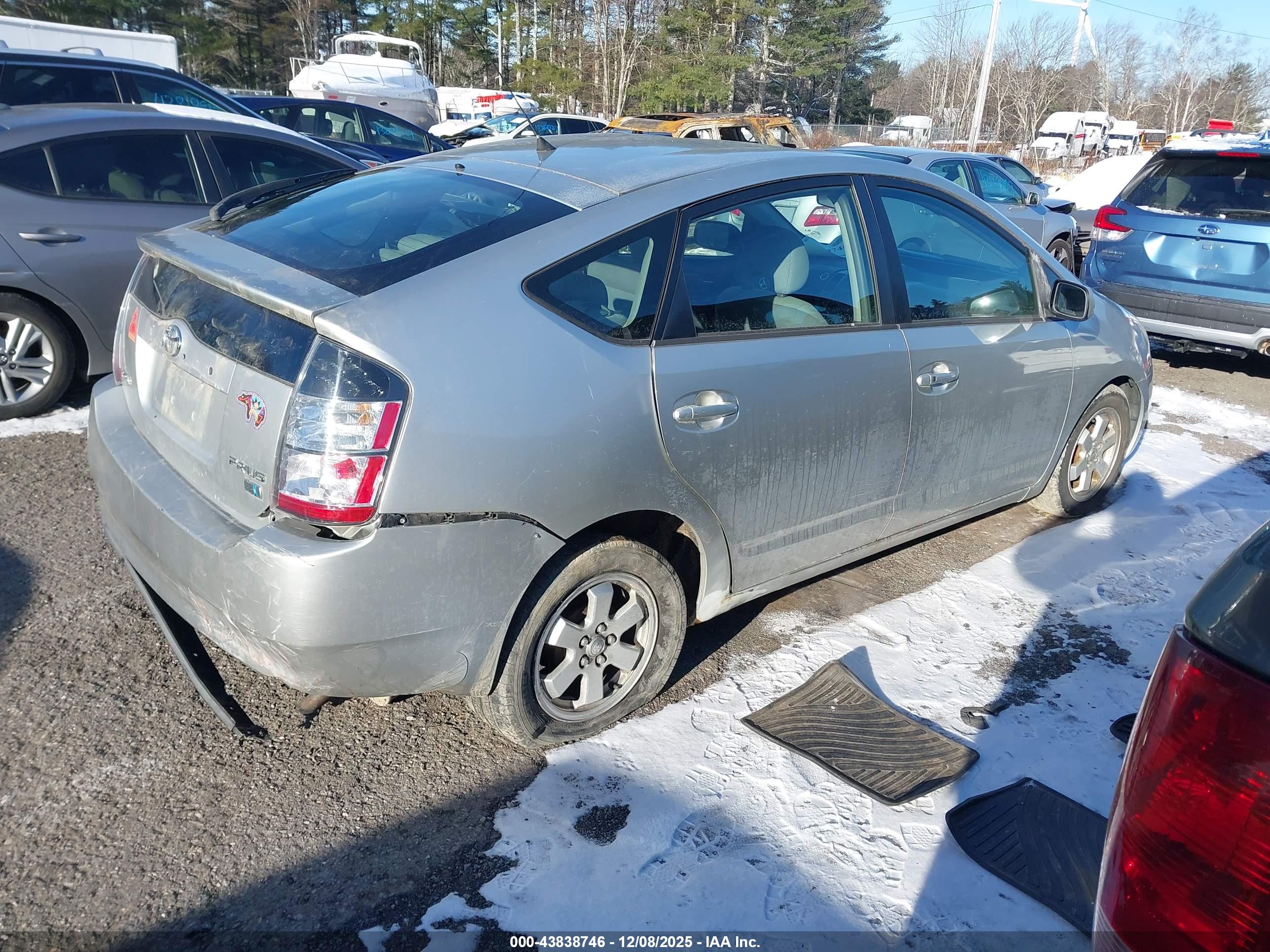 TOYOTA PRIUS image 4