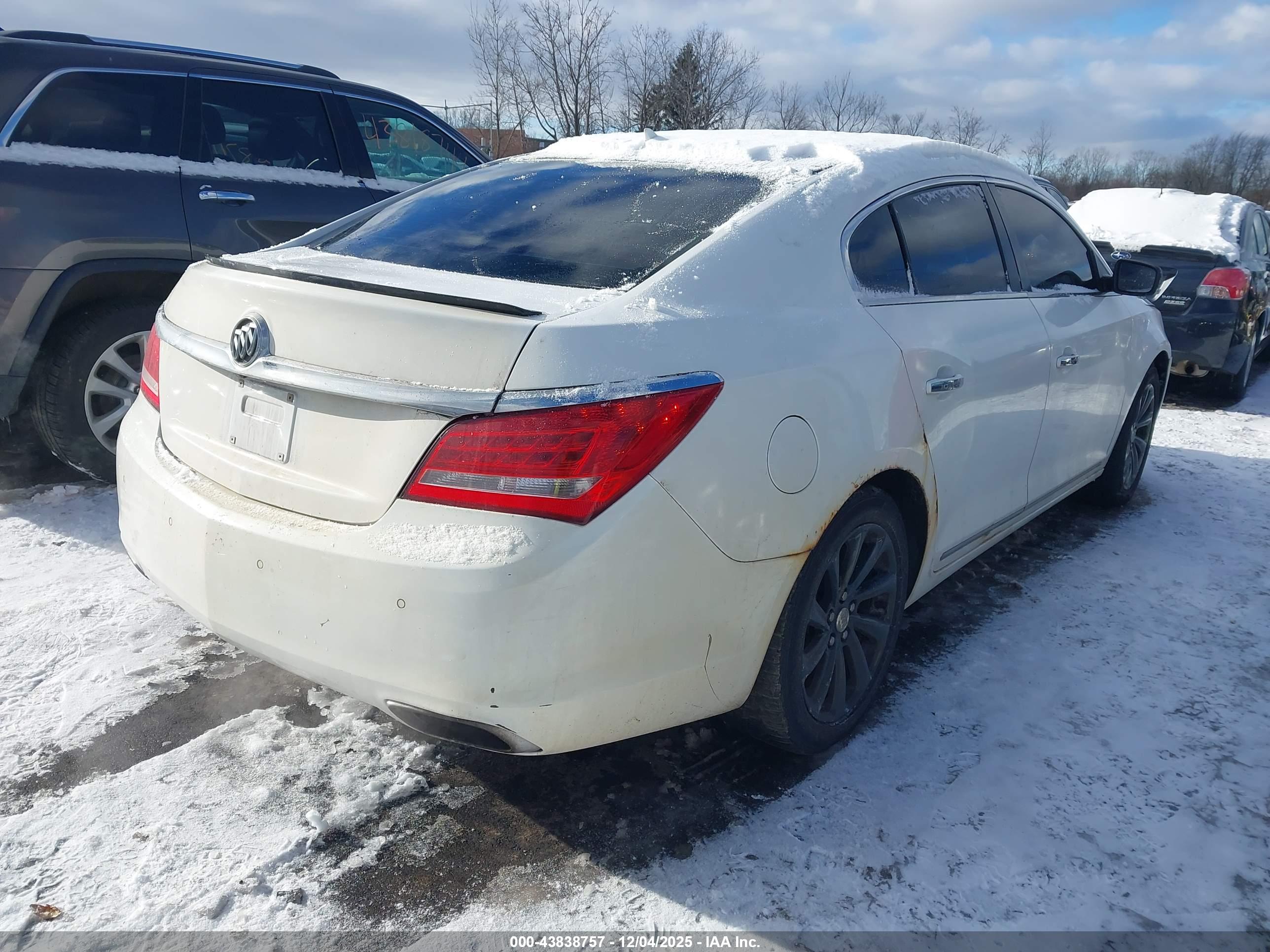 BUICK LACROSSE image 4