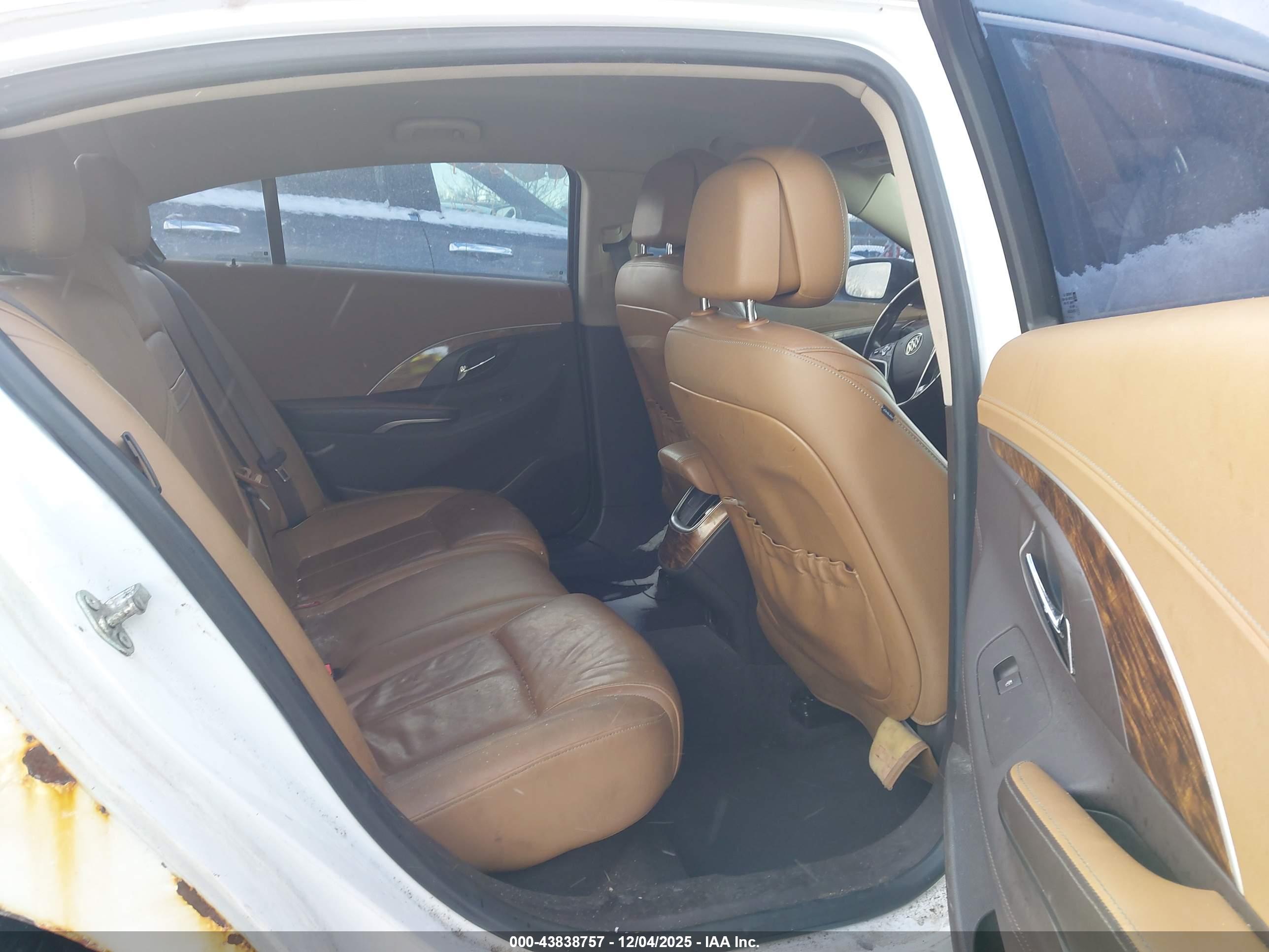BUICK LACROSSE image 8
