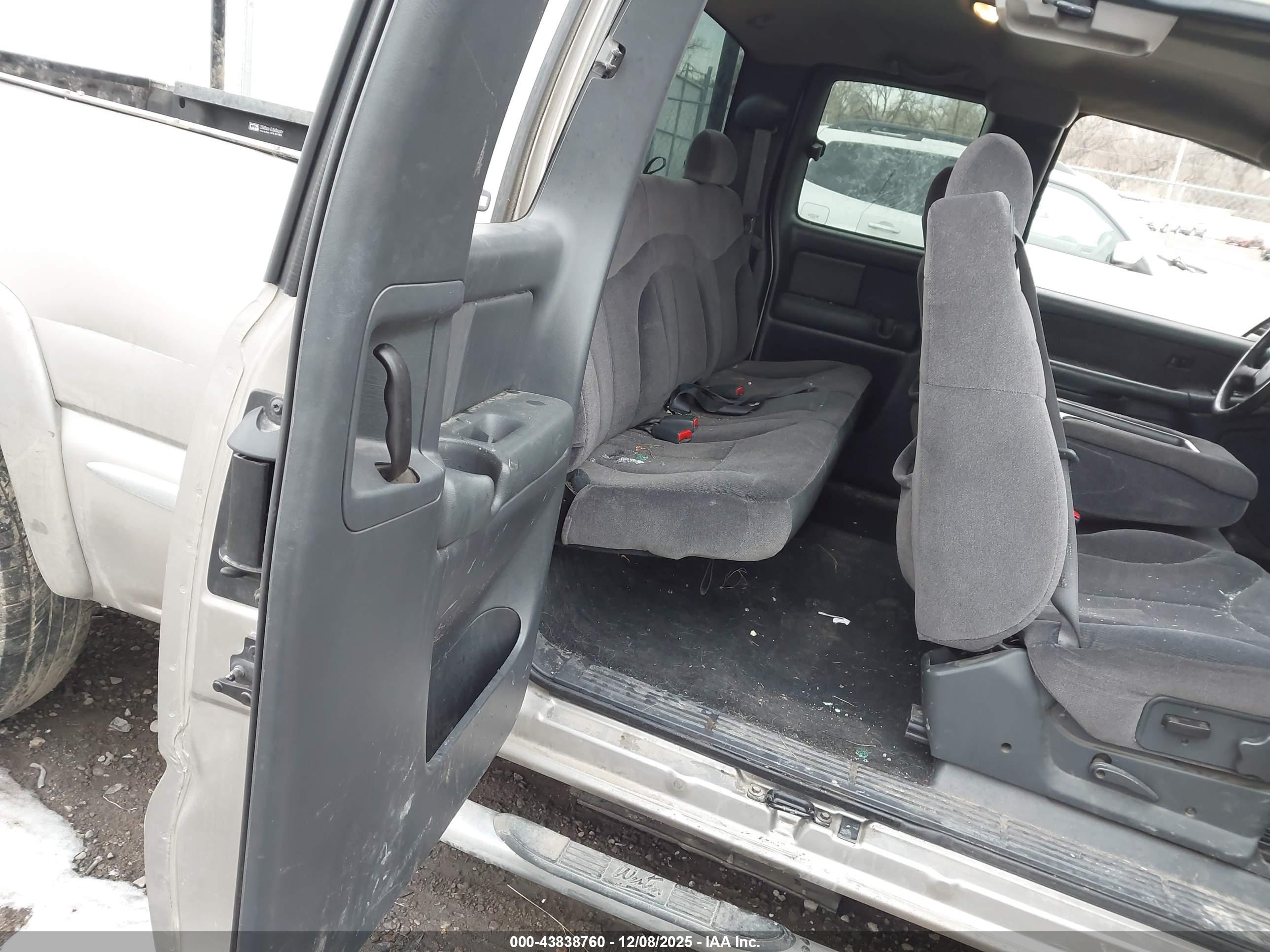 GMC SIERRA image 8