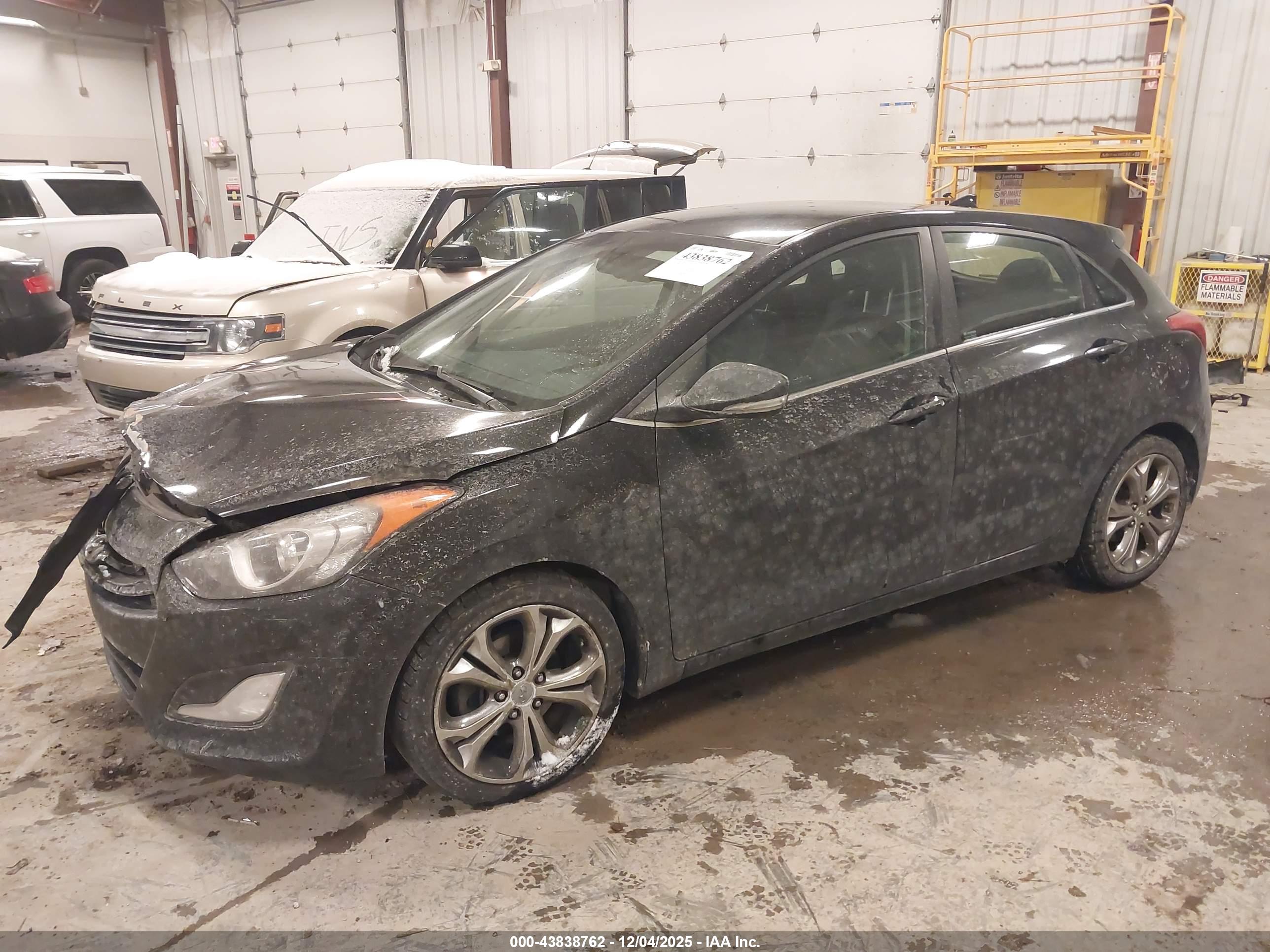 HYUNDAI ELANTRA image 2