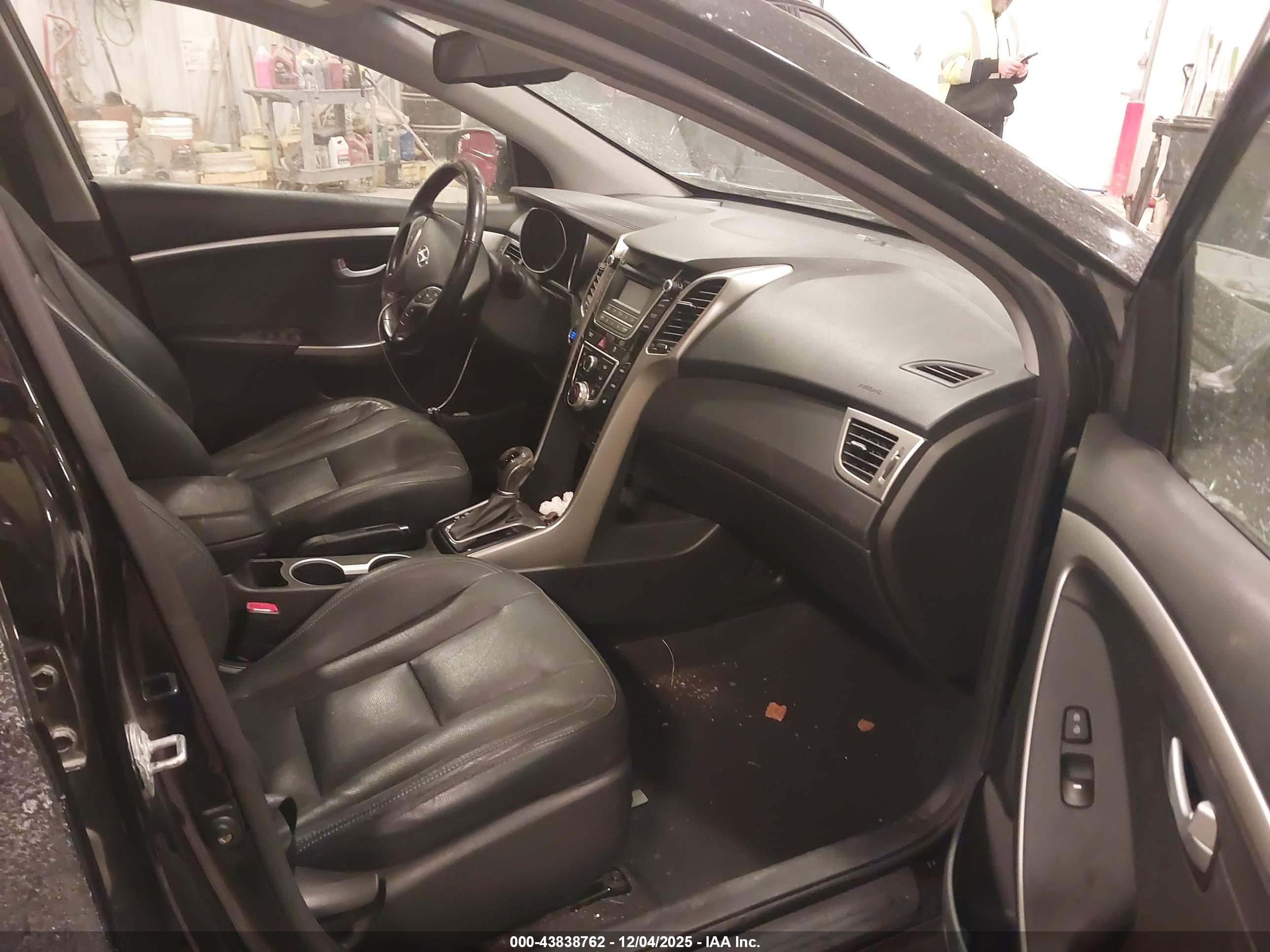 HYUNDAI ELANTRA image 5