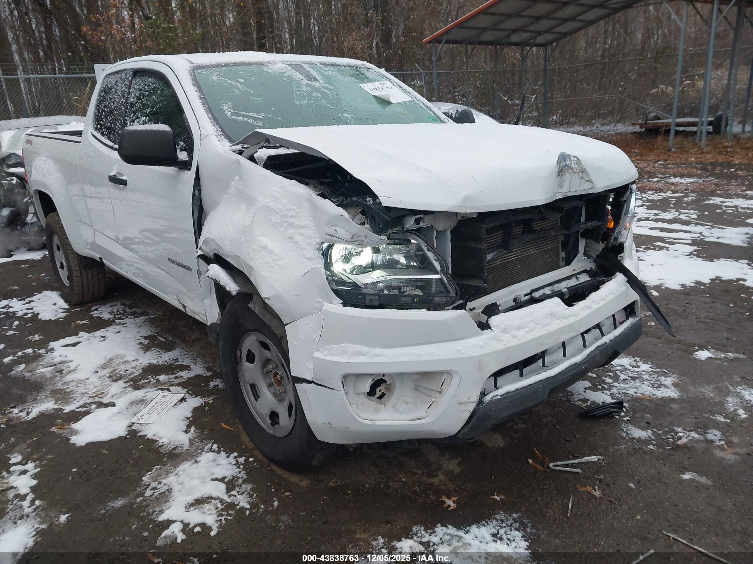 CHEVROLET COLORADO image 6