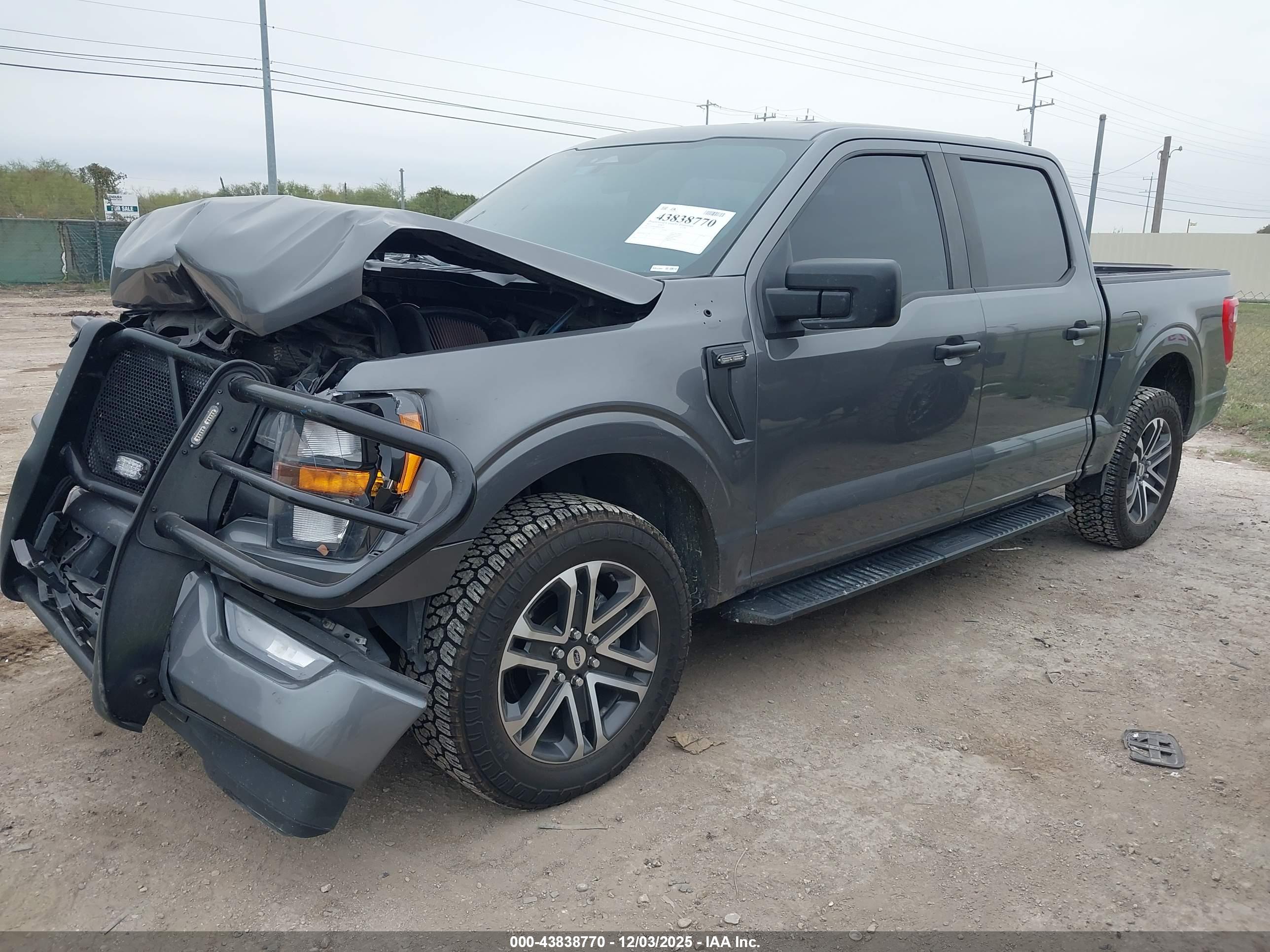 FORD F-150 image 2