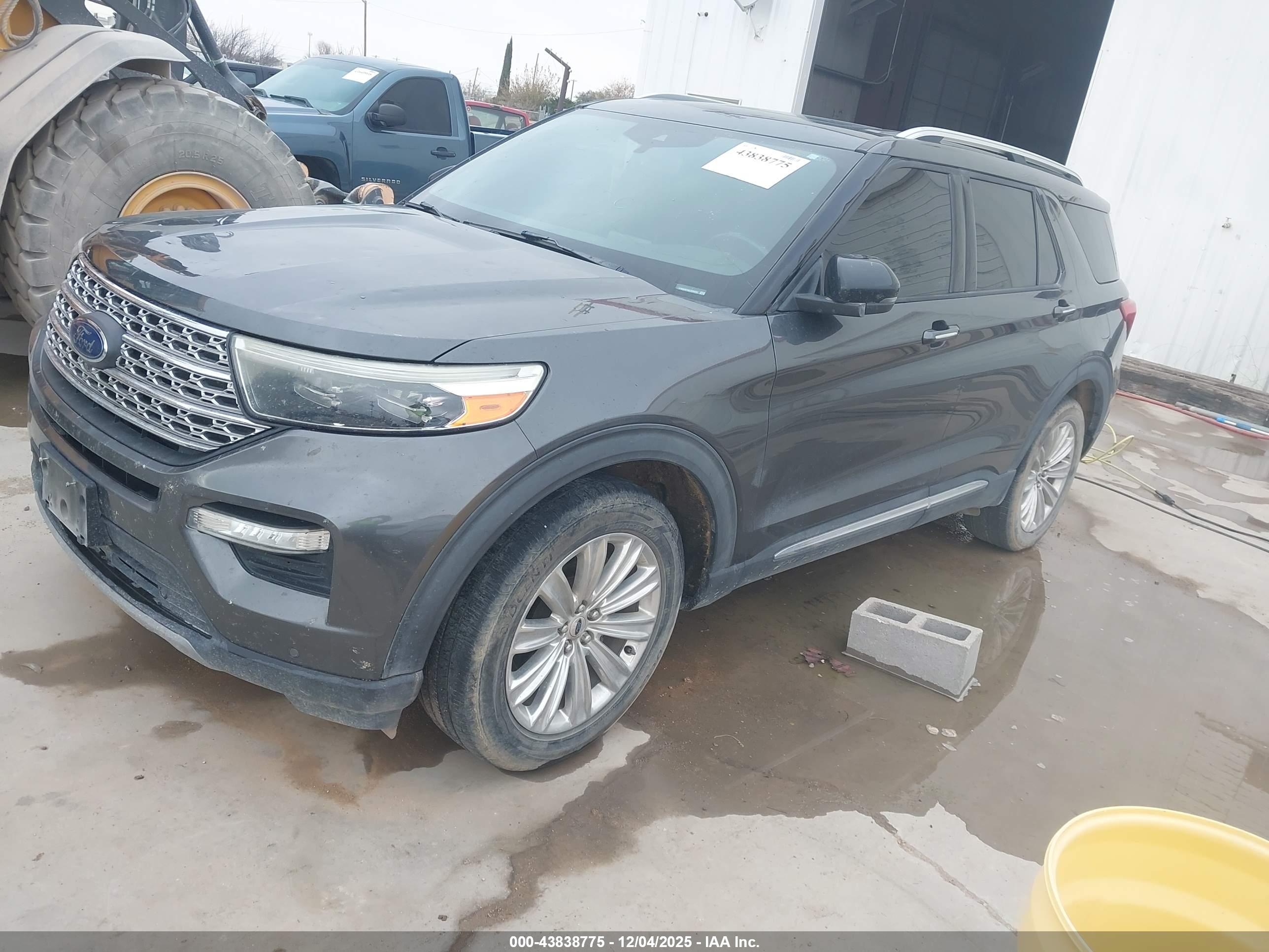 FORD EXPLORER image 2