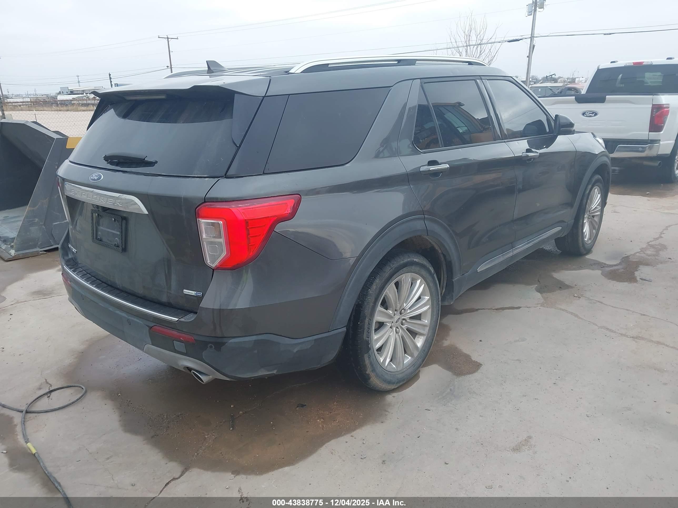 FORD EXPLORER image 4