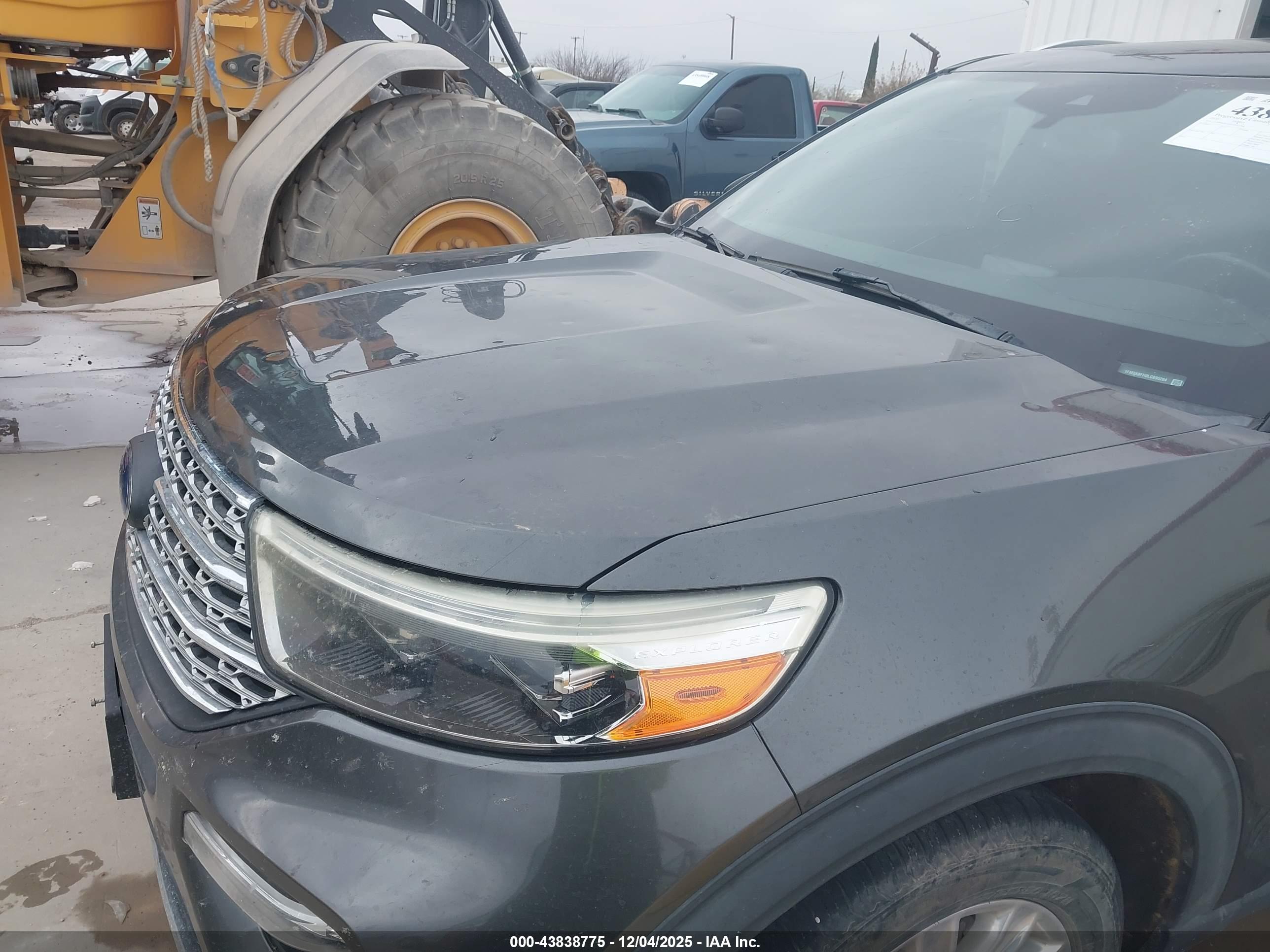 FORD EXPLORER image 6